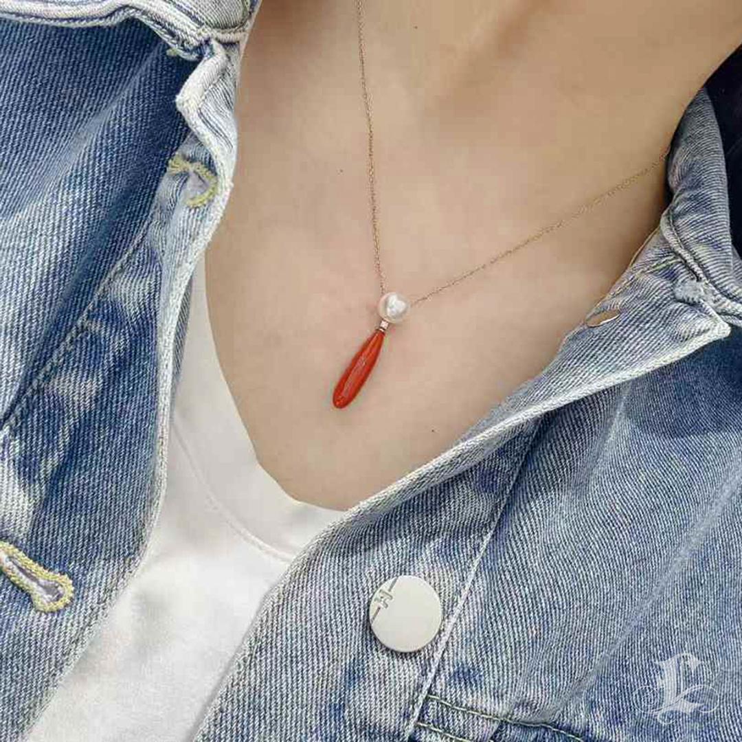 Non taillé 【Sculpted Geometry】Aurora Akoya Pearl & Sardinian Coral Diamond Pendant Necklace en vente