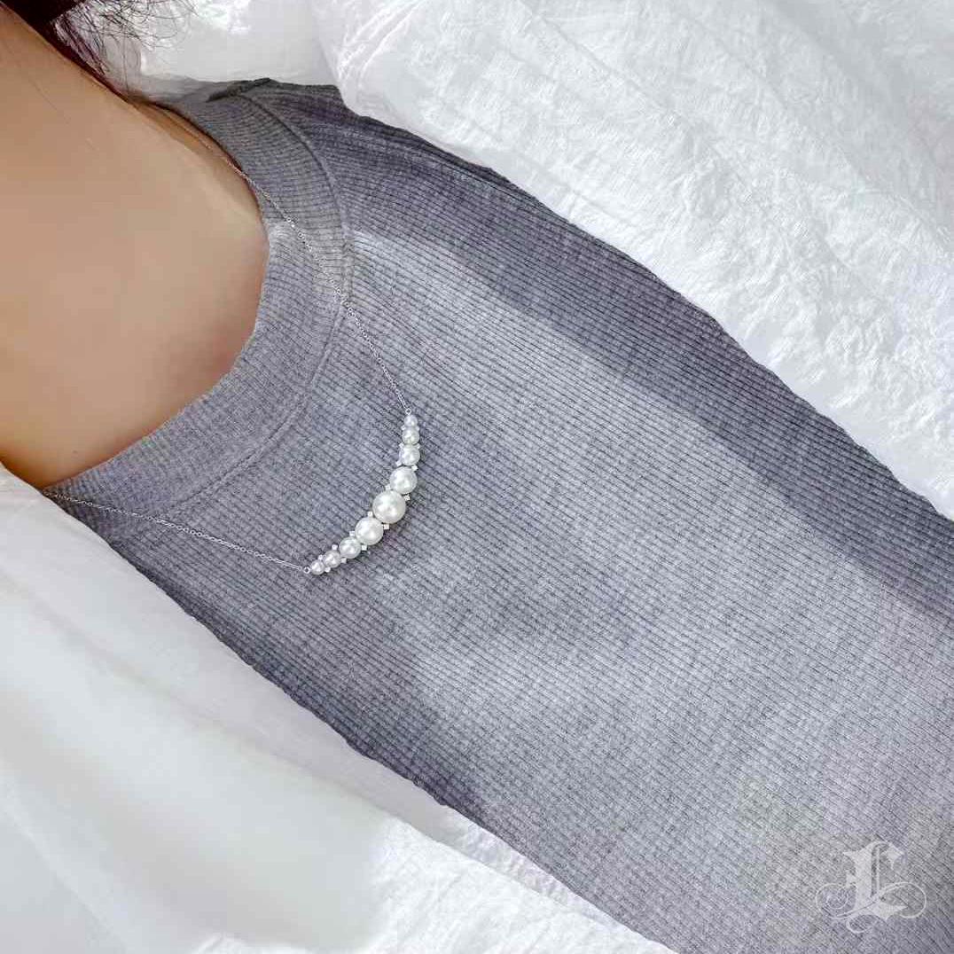 【Crown Radiance】Conjunto de collar y pendientes de perlas Akoya Aurora y diamantes Sin cortar en venta