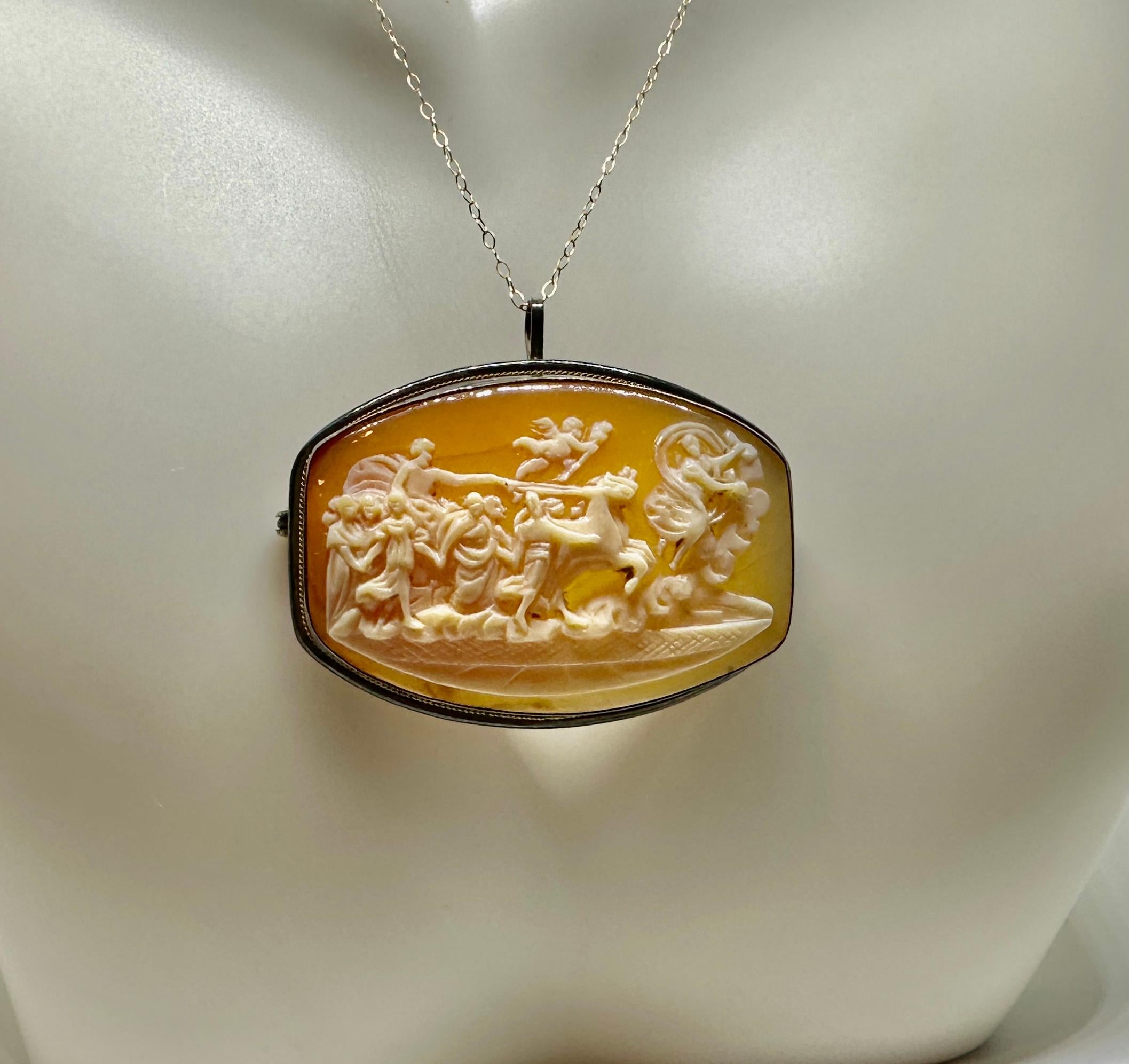 Aurora And Apollo Chariot Of The Sun Cameo Pendant Brooch Necklace Antique In Excellent Condition For Sale In New York, NY