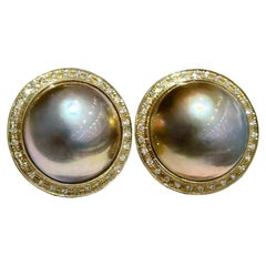 【Crown Radianc】Aurora Caramel Dome Mabe Pearl & Diamond Stud Earrings