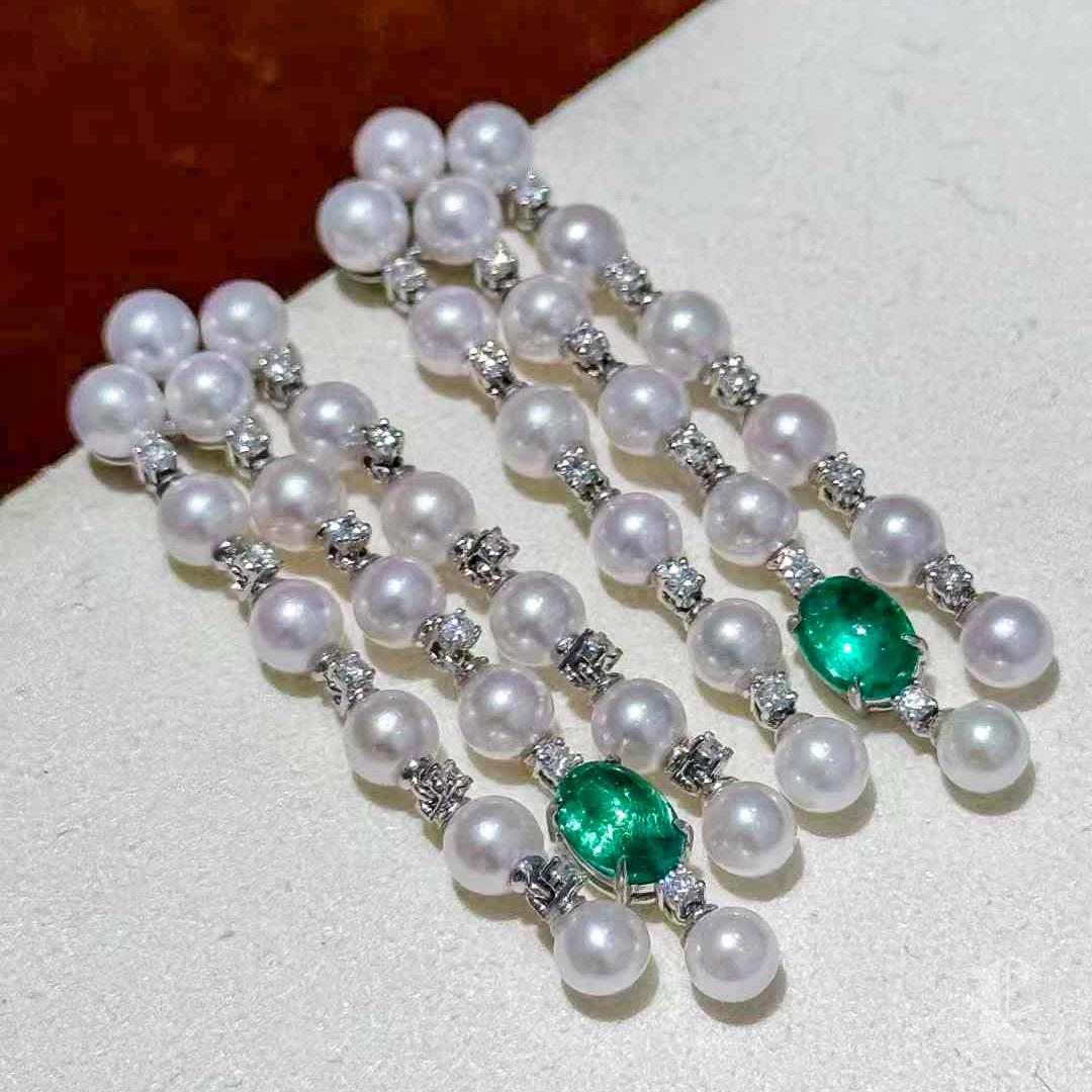 【Crown Radiance】Aurora Cascade Baby Akoya, Emerald & Diamond Drop Earrings In New Condition For Sale In New York, NY