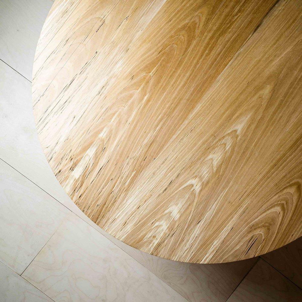 Britannique Table basse Aurora de Mythology en vente