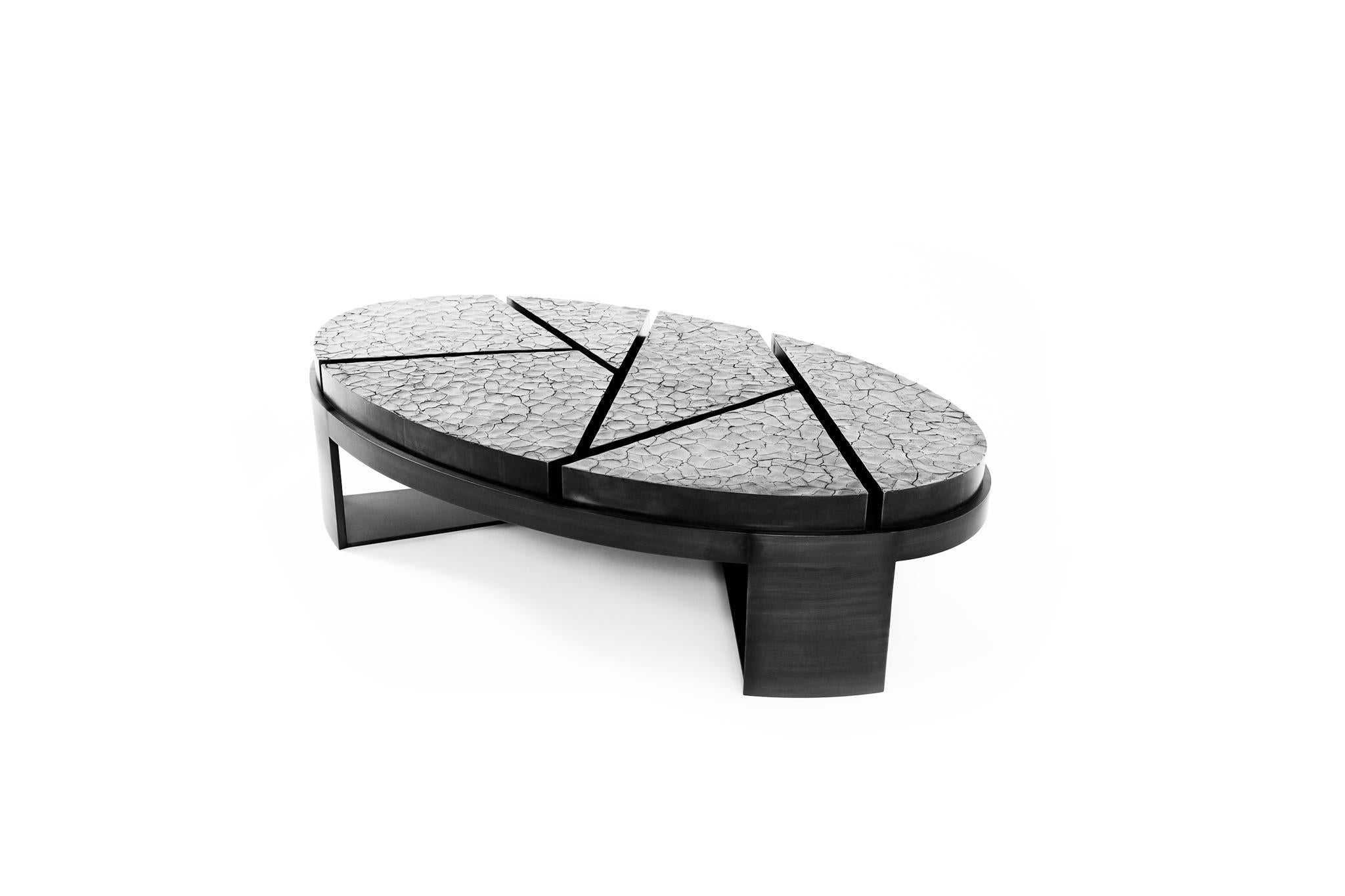 British Aurora Coffee Table - Cracked Earth - Size I For Sale