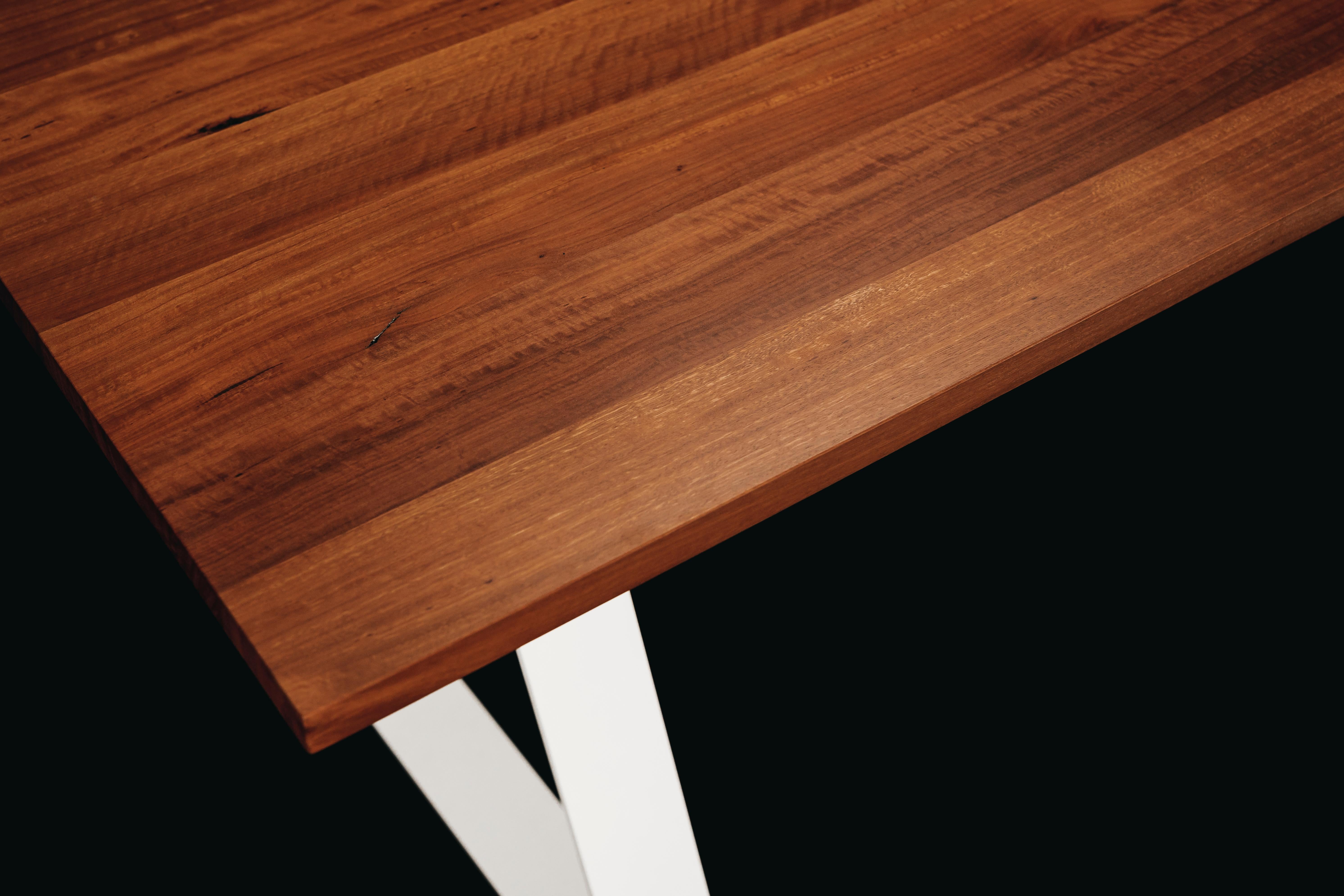 Representing an artistic shift in material pairing, the Aurora encapsulates the raw industrial feel of solid steel as well as the natural beauty of solid hardwood with emphasis put on the solid colour to enhance the uniqueness of the grain.