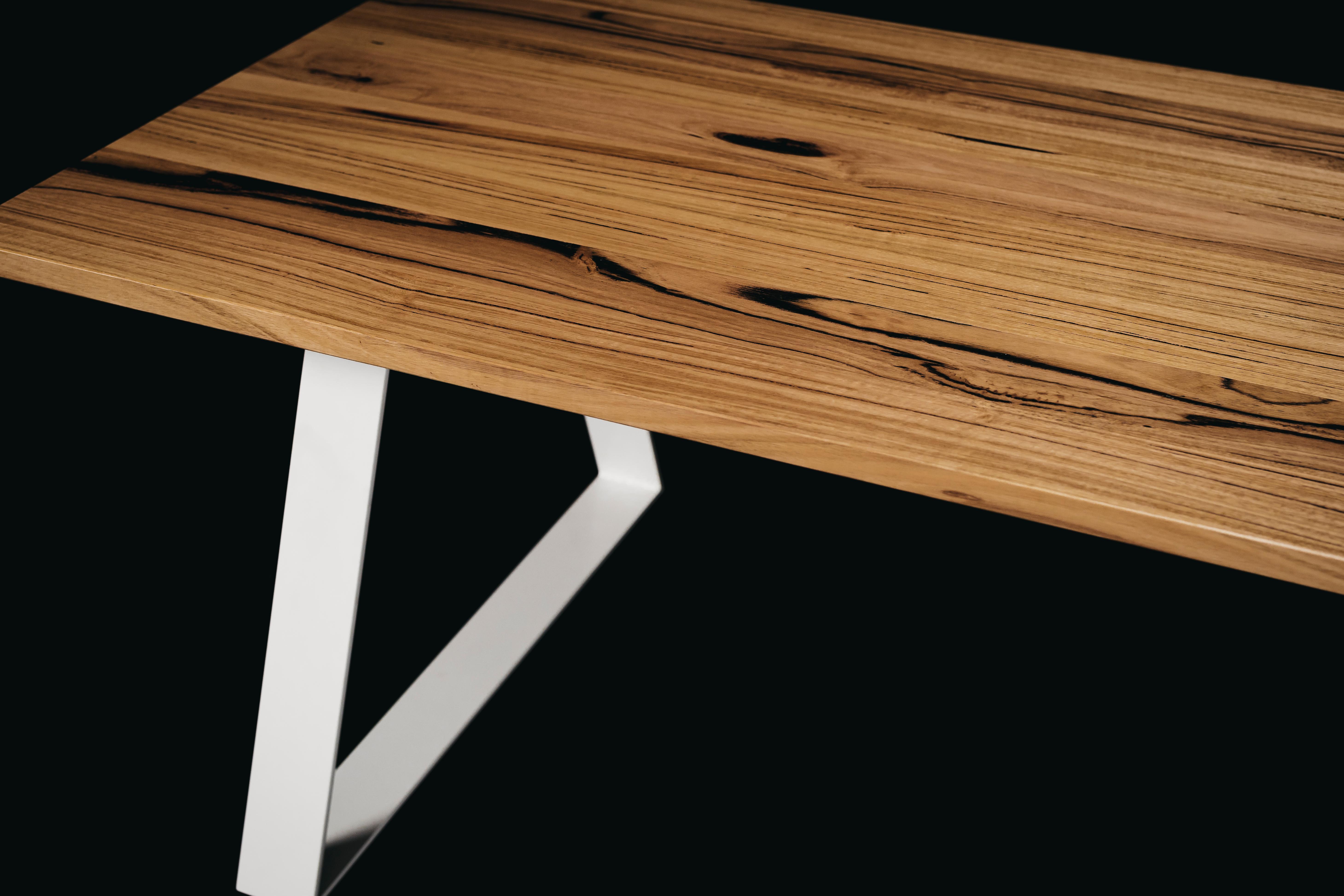 messmate dining table