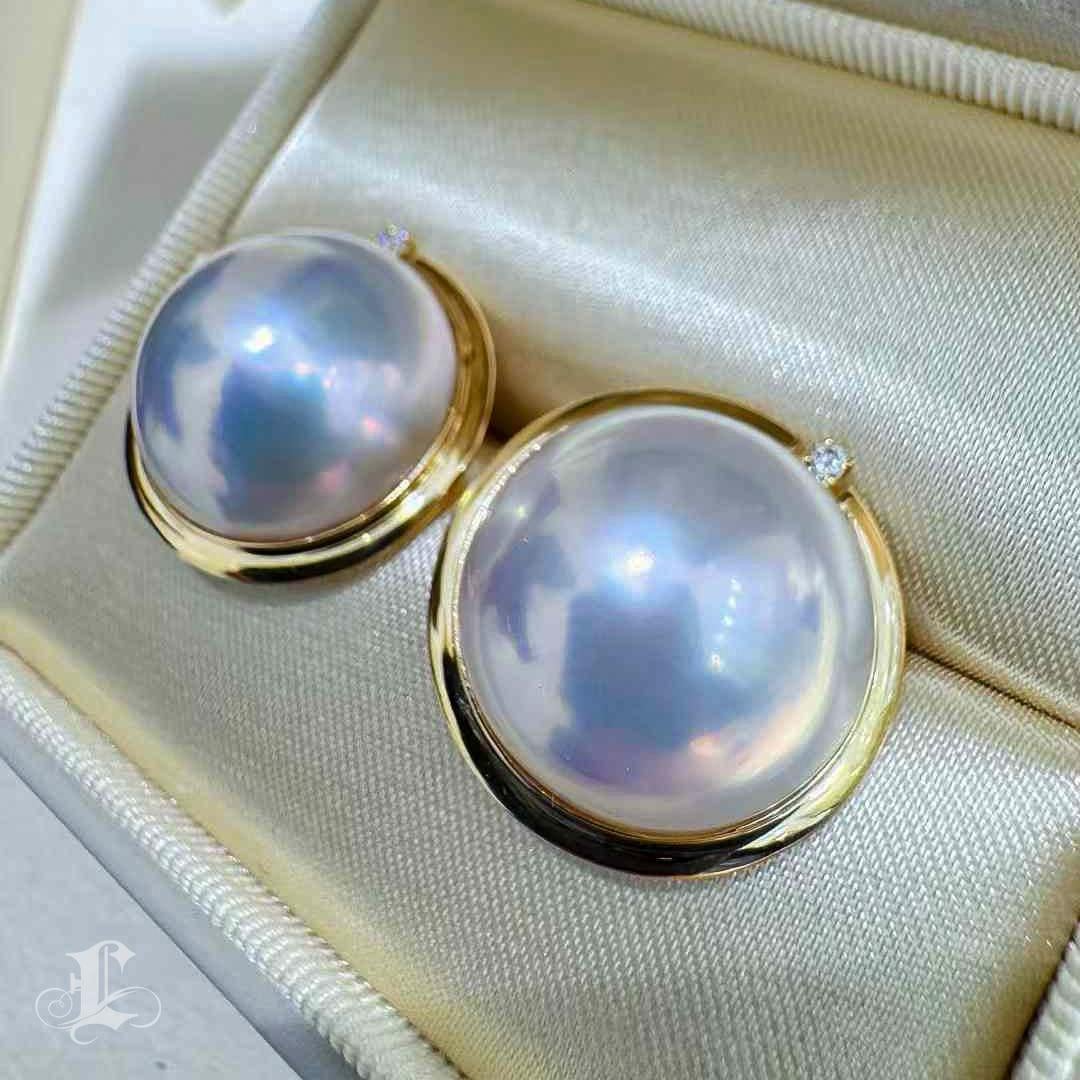 【Crown Radianc】Aurora 16.5mm Japanese Mabe Pearl & Diamond Minimalist Earrings Pour femmes en vente