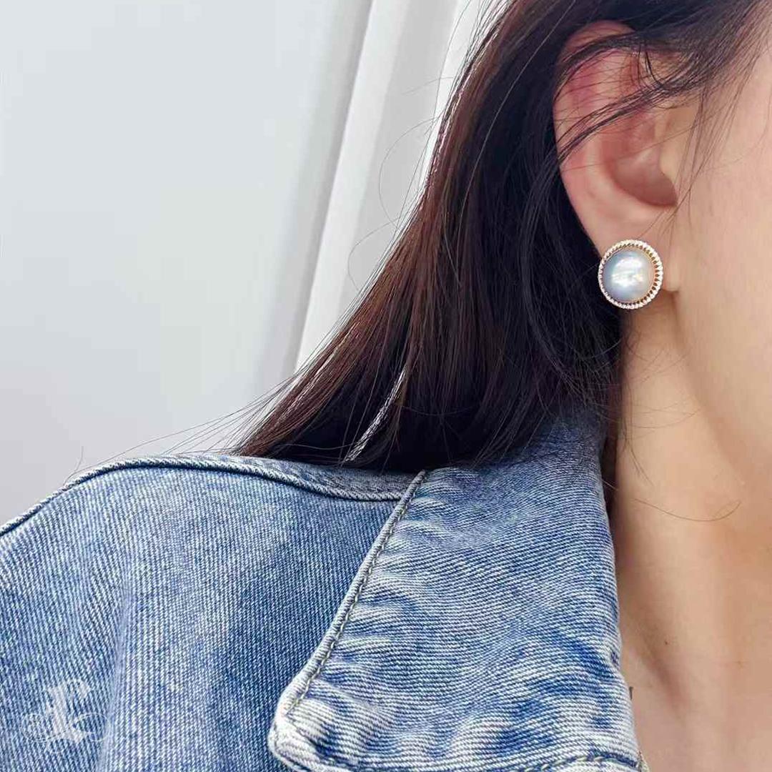【Corona Radianc】Aurora Glow Pendientes japoneses de perla mabe y halo de diamantes Sin cortar en venta