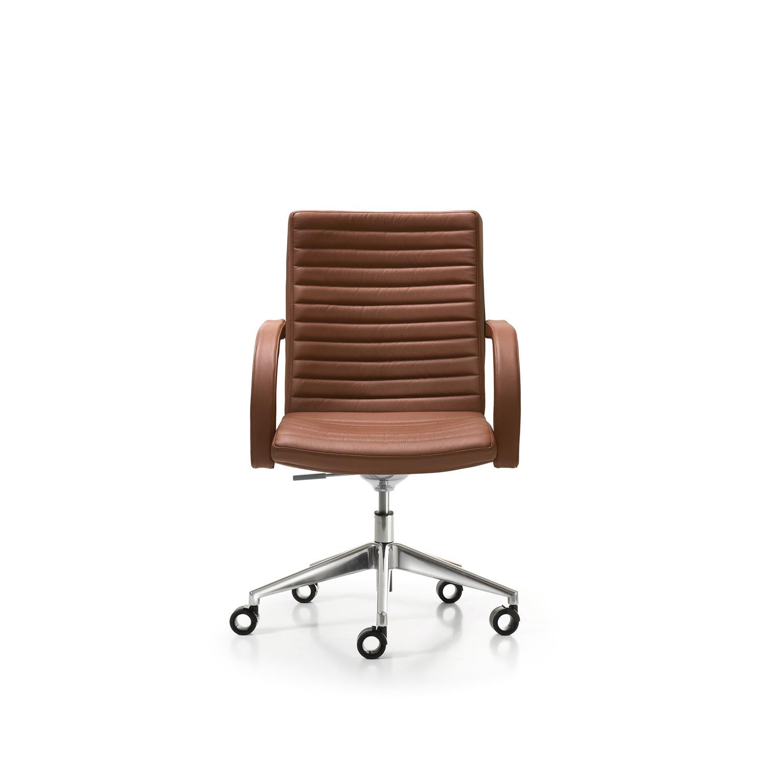 Aurora High Backrest Executive Upholstered Armchair by Quinti Sedute In New Condition For Sale In Geneve, CH