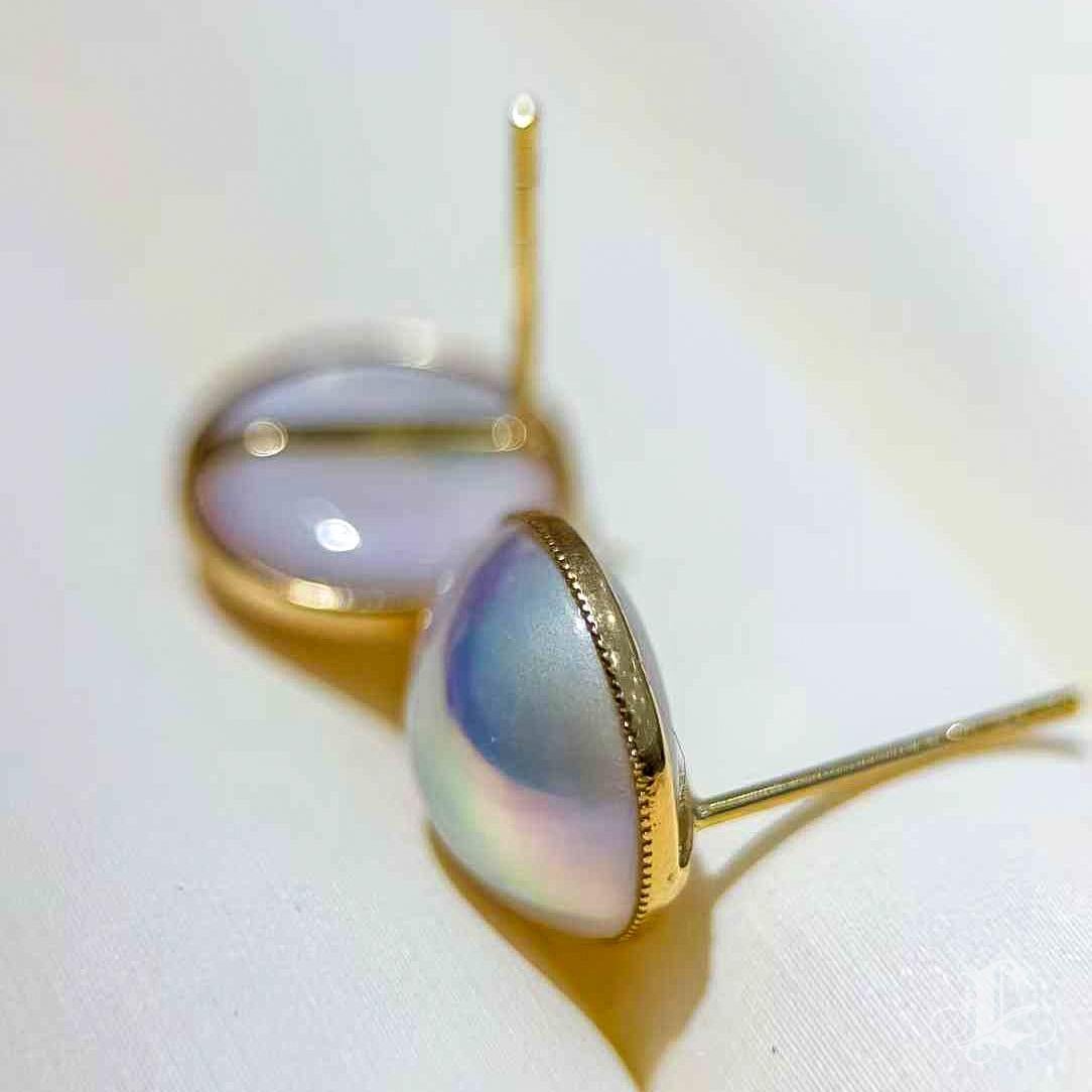 【Sculpted Geometry】Aurora Mist Japanese Mabe Pearl Beaded Stud Earrings For Sale 2