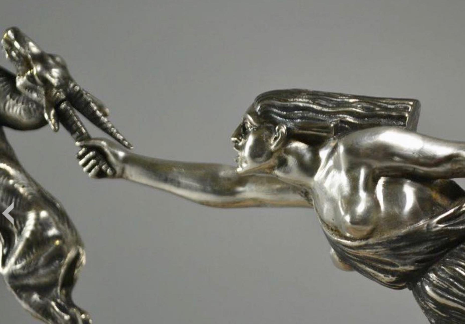 Statue Art déco « Chasing the Hind » en bronze argenté d' Aurore Onu en vente 7