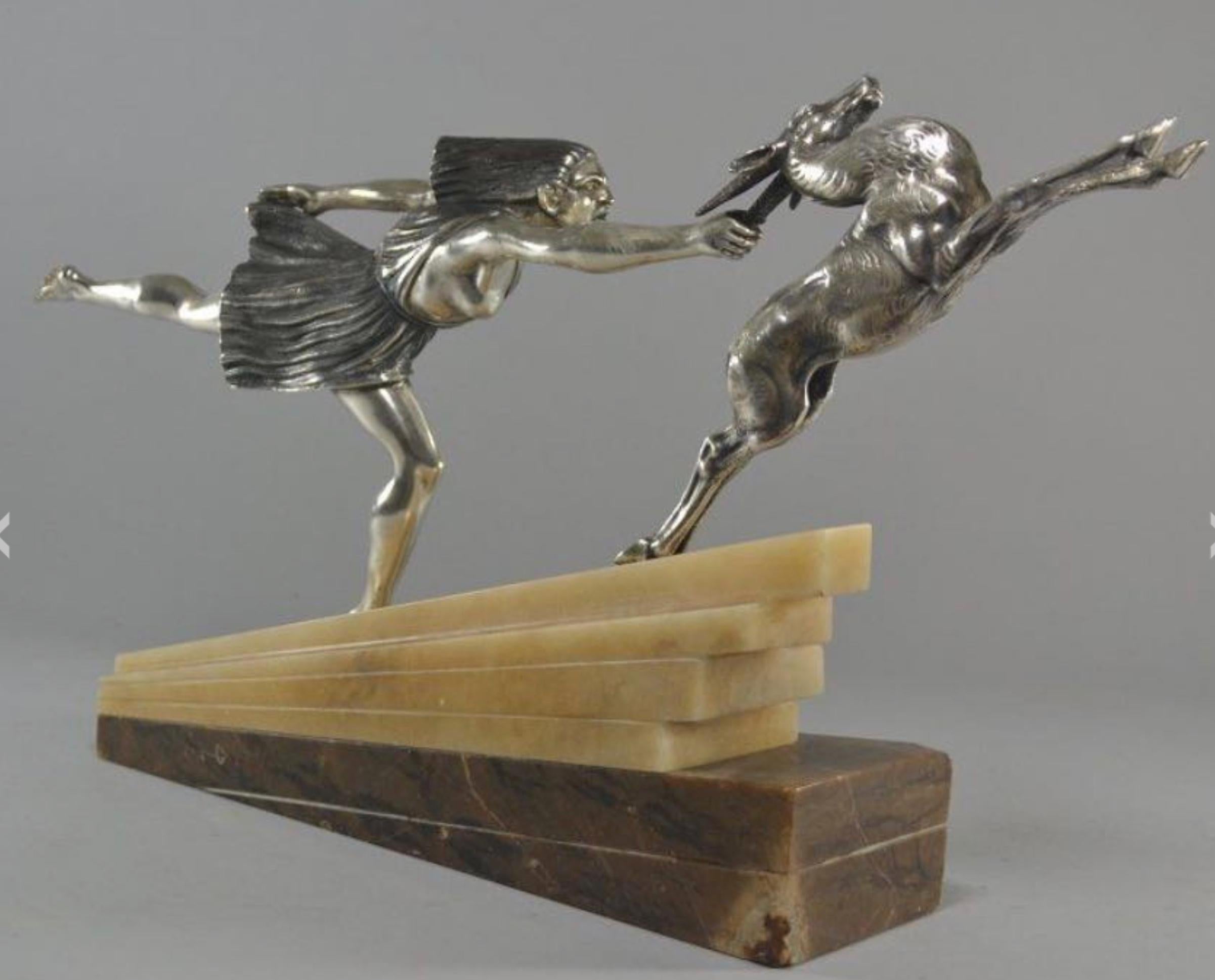 Versilberte Bronze-Art-Déco-Statue von Aurore Onu „Chasing the Hind“ aus Bronze