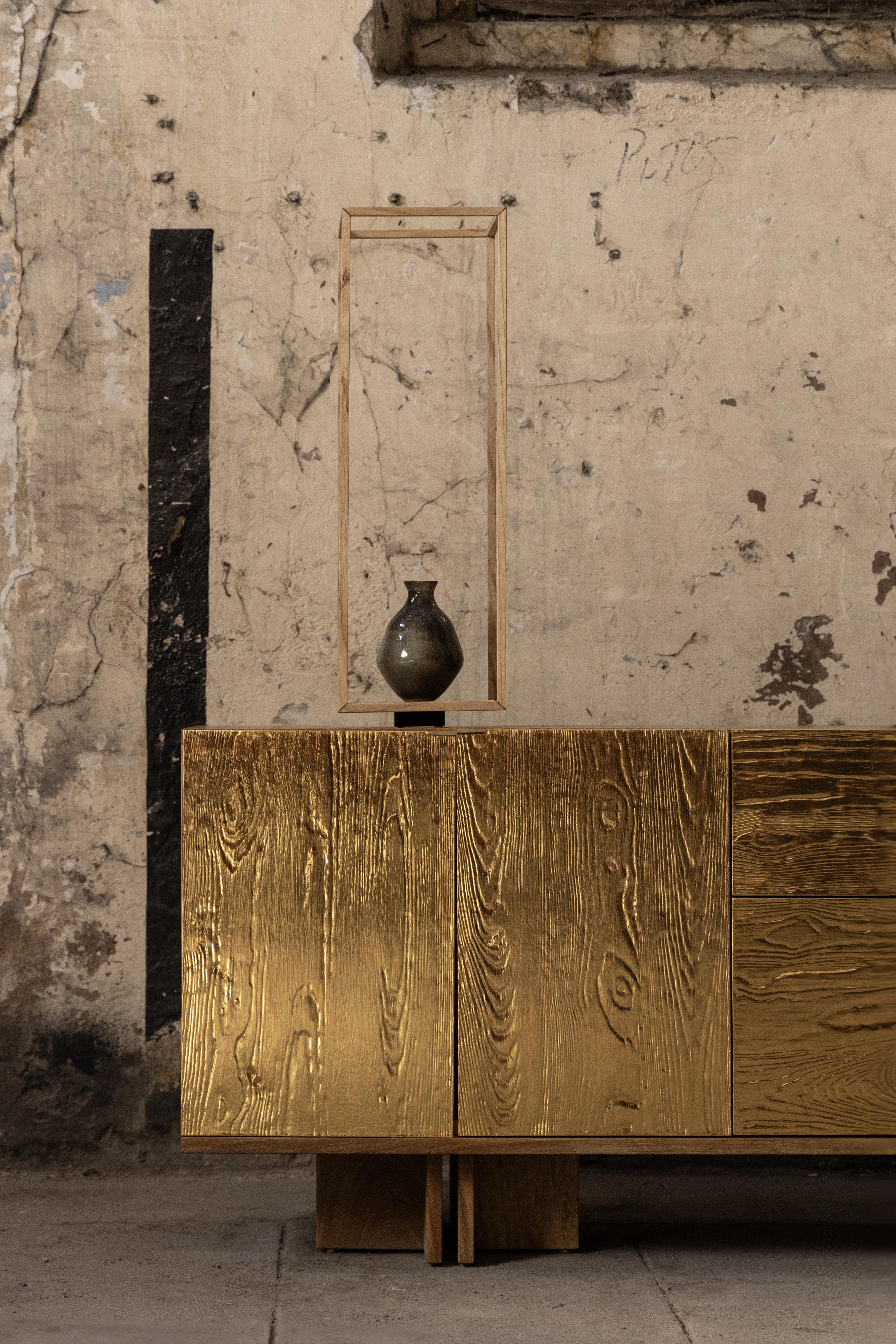 AURUM Anrichte, Esche und rosa Morada-Holz, 23k Gold (21. Jahrhundert und zeitgenössisch) im Angebot