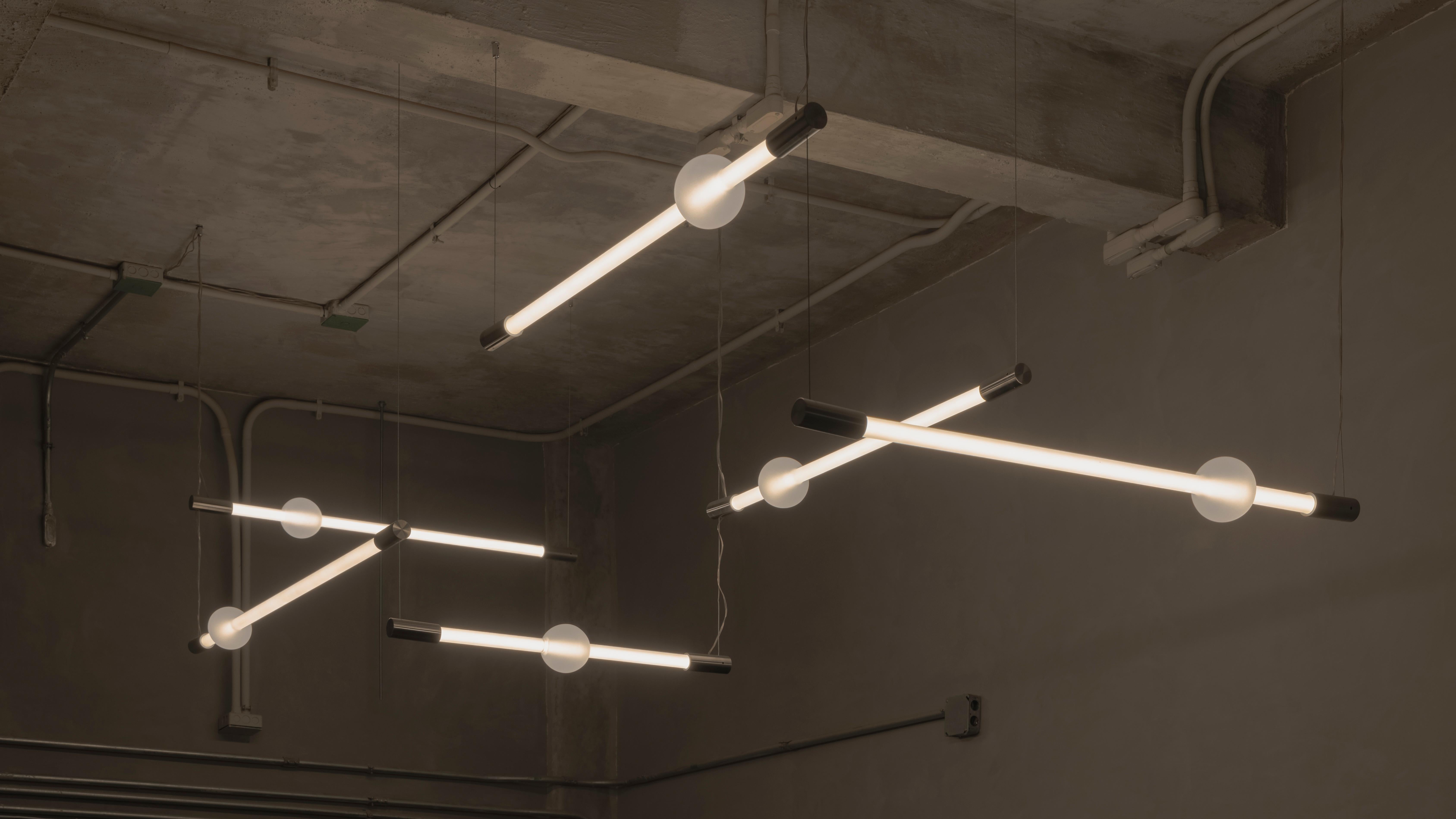 Lampada a sospensione media Aurum in acciaio inossidabile e vetro smerigliato di Nuumbra In condizioni Nuovo in vendita a Geneve, CH