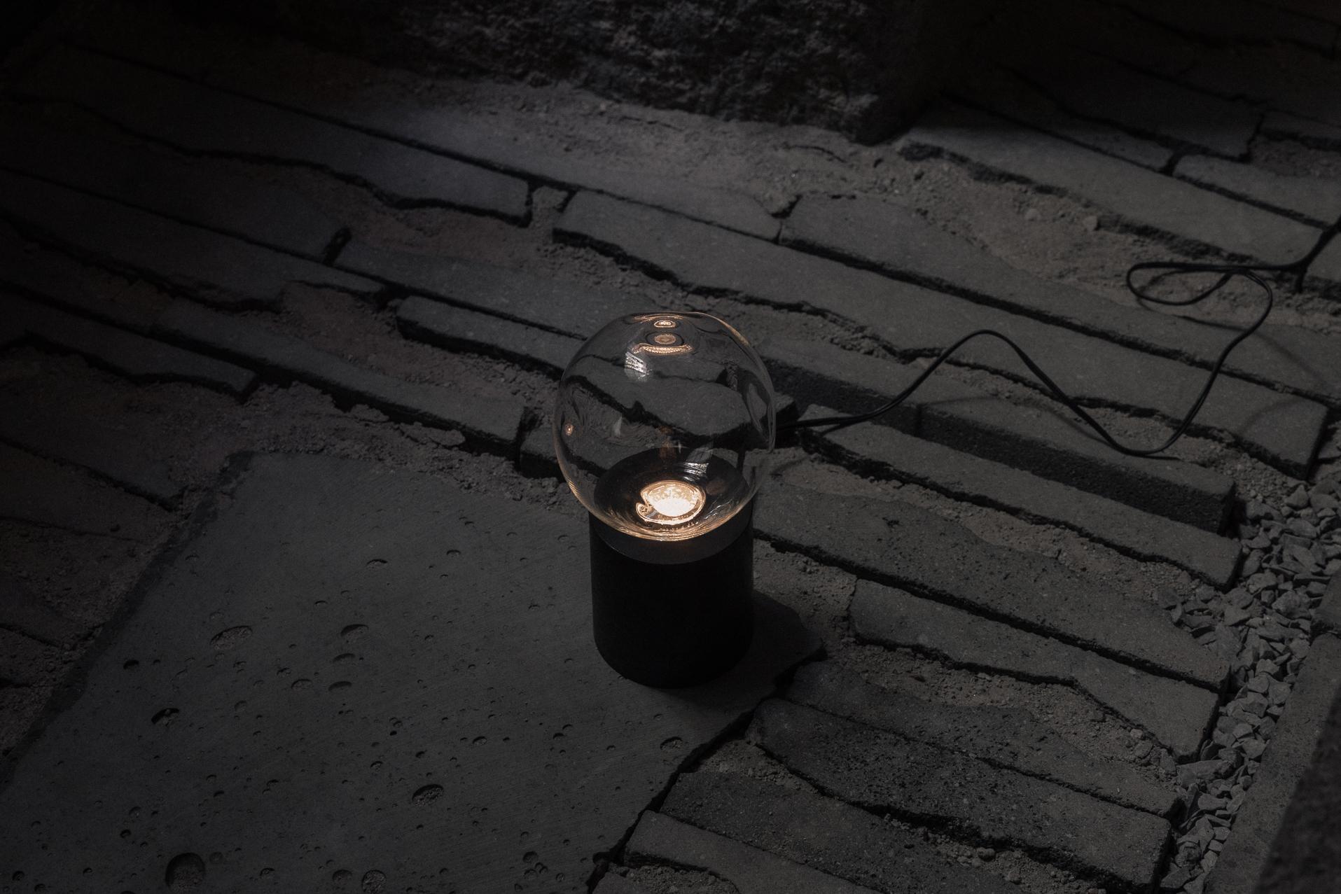 Aurum Table Lamp with Round Base & Glass Sphere Shade by Nuumbra In New Condition For Sale In Geneve, CH