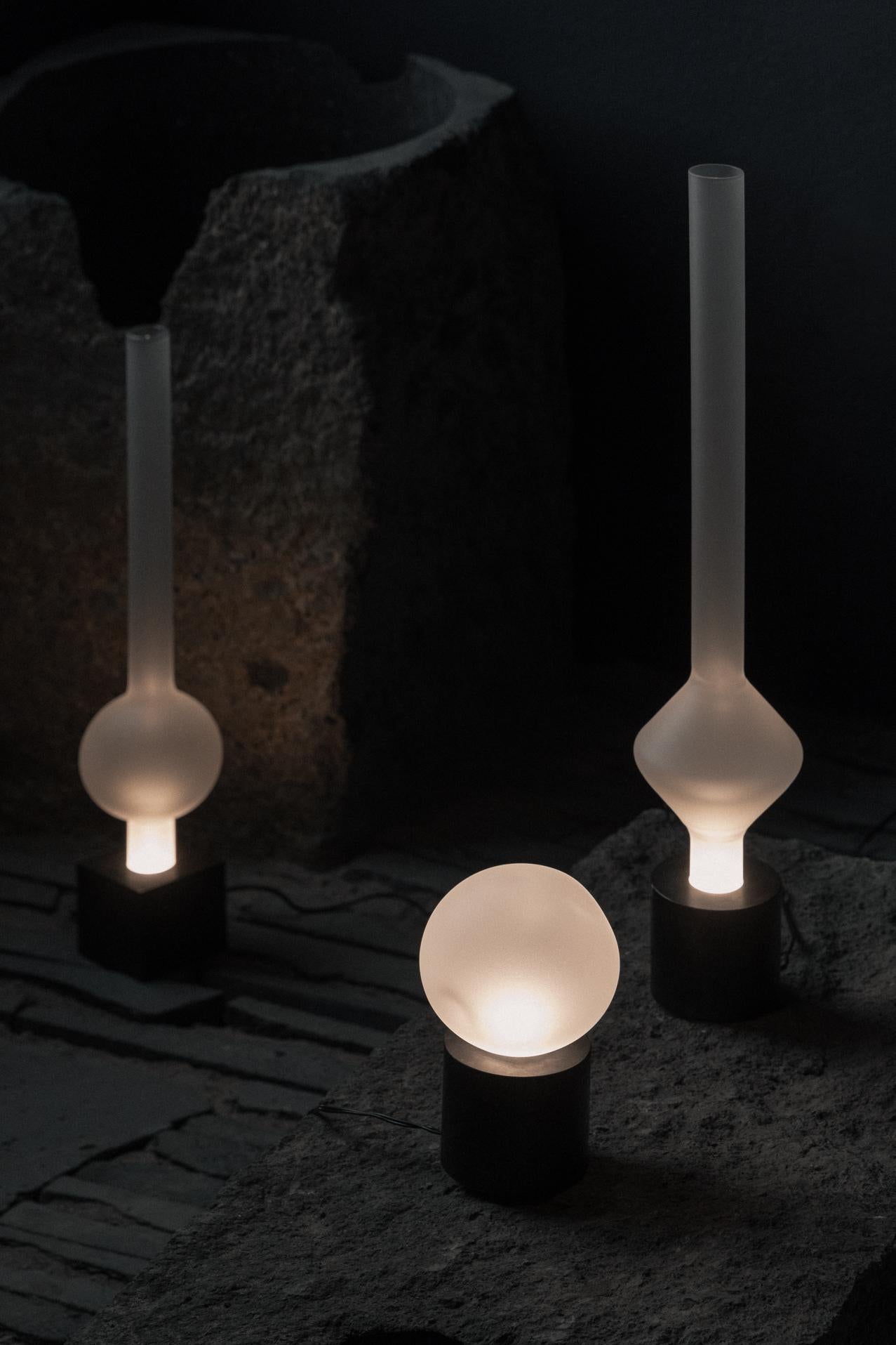 Aurum Table Lamp with Round Base & Long Glass Sphere Shade by Nuumbra For Sale 3