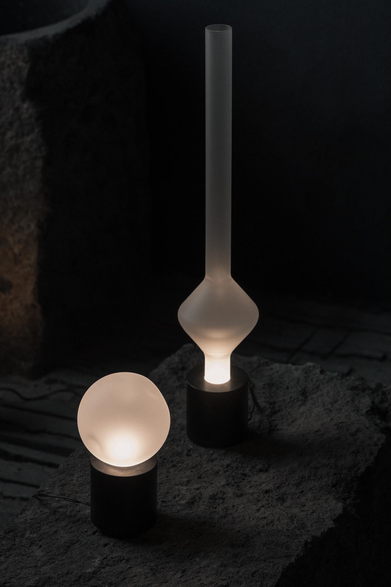 Aurum Table Lamp with Round Base & Long Glass Sphere Shade by Nuumbra For Sale 4