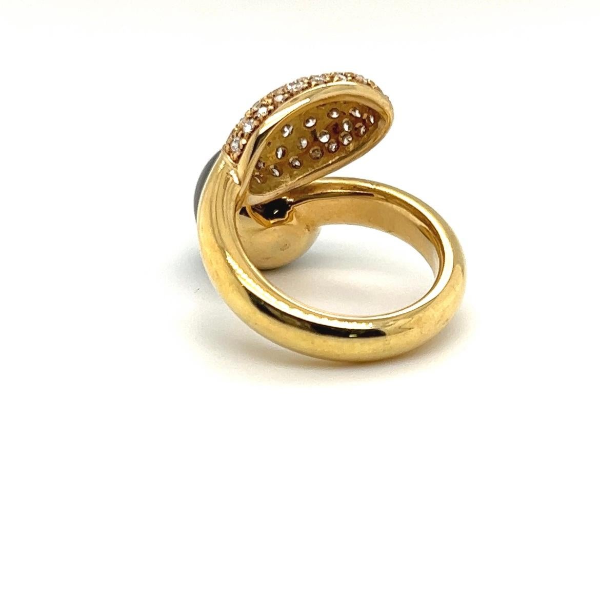 Boucle d'oreille Ausgefallener Gelbgold en or 18 carats avec perles de Tahiti et diamants en vente 8