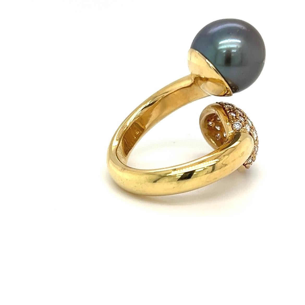 Boucle d'oreille Ausgefallener Gelbgold en or 18 carats avec perles de Tahiti et diamants en vente 2