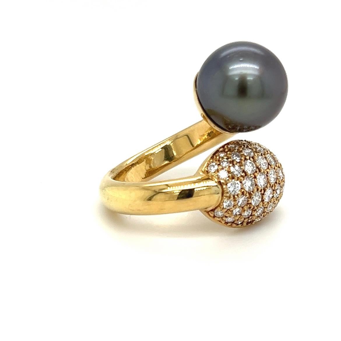 Boucle d'oreille Ausgefallener Gelbgold en or 18 carats avec perles de Tahiti et diamants en vente 3