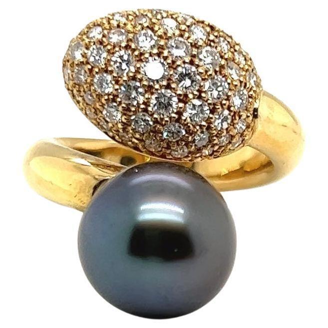 Boucle d'oreille Ausgefallener Gelbgold en or 18 carats avec perles de Tahiti et diamants en vente
