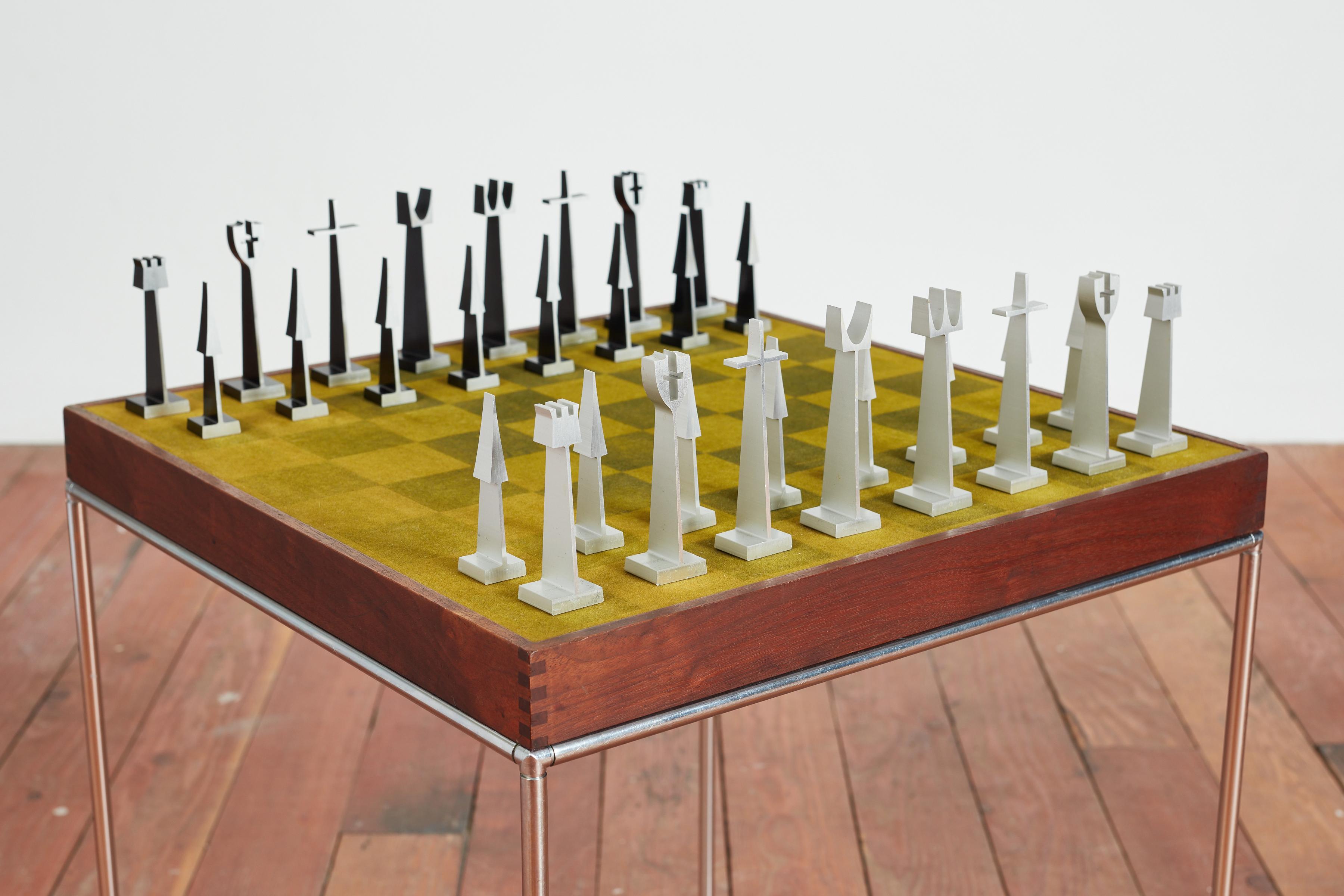 Austin Cox Chess Set  In Good Condition For Sale In Beverly Hills, CA
