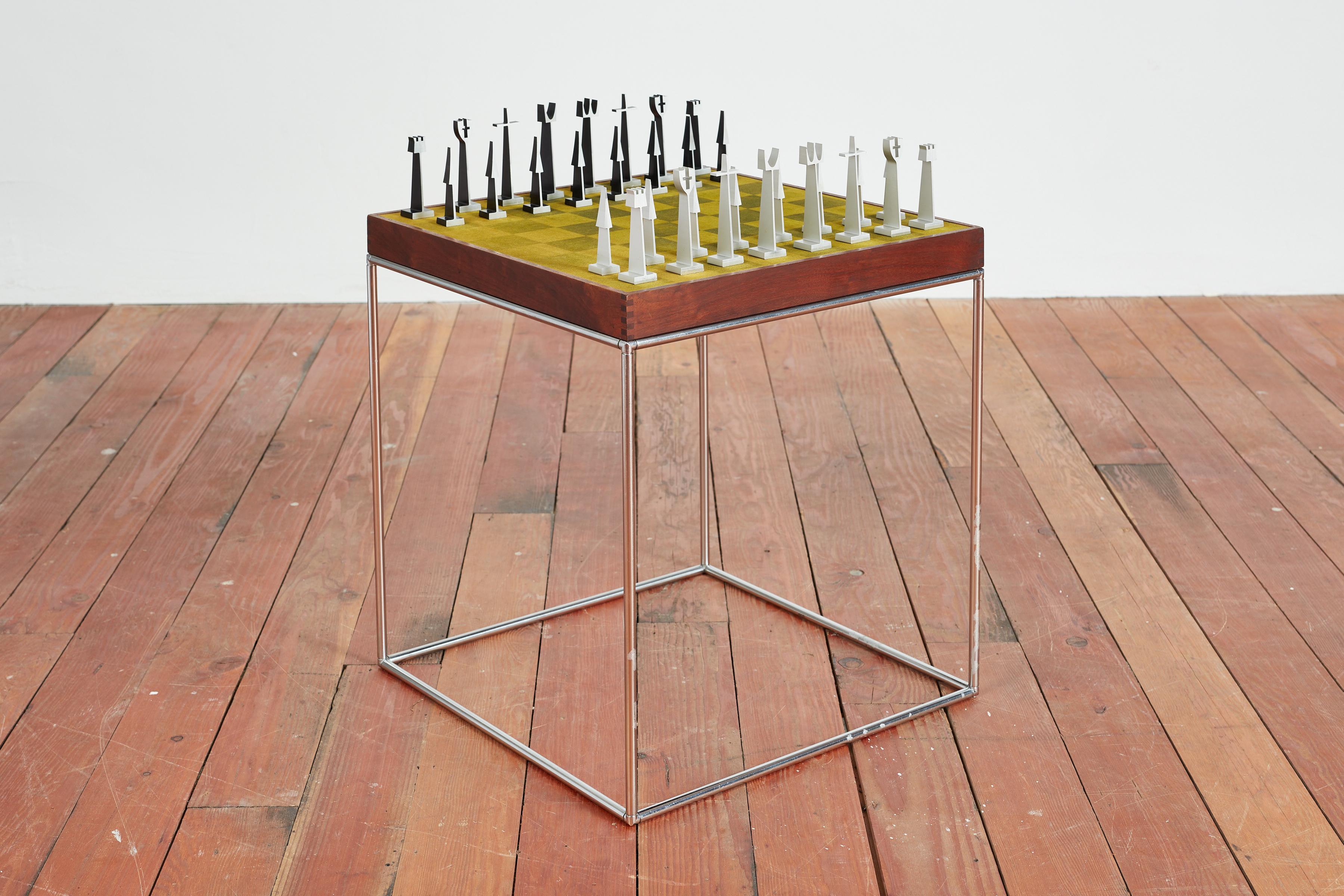 Austin Cox Schachspiel  (Aluminium) im Angebot