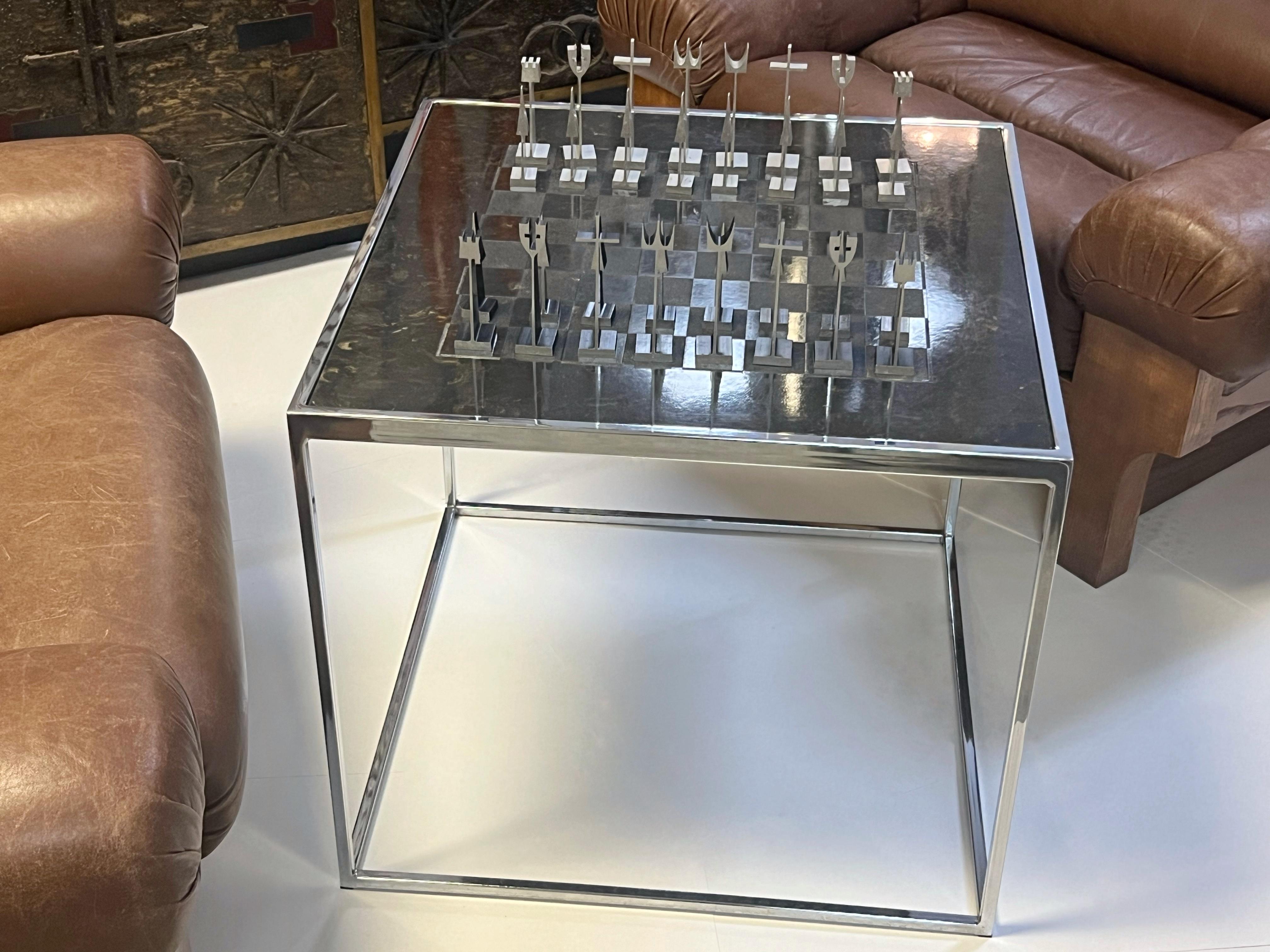 American Austin Cox Chess Set with Game Table 1962 For Sale