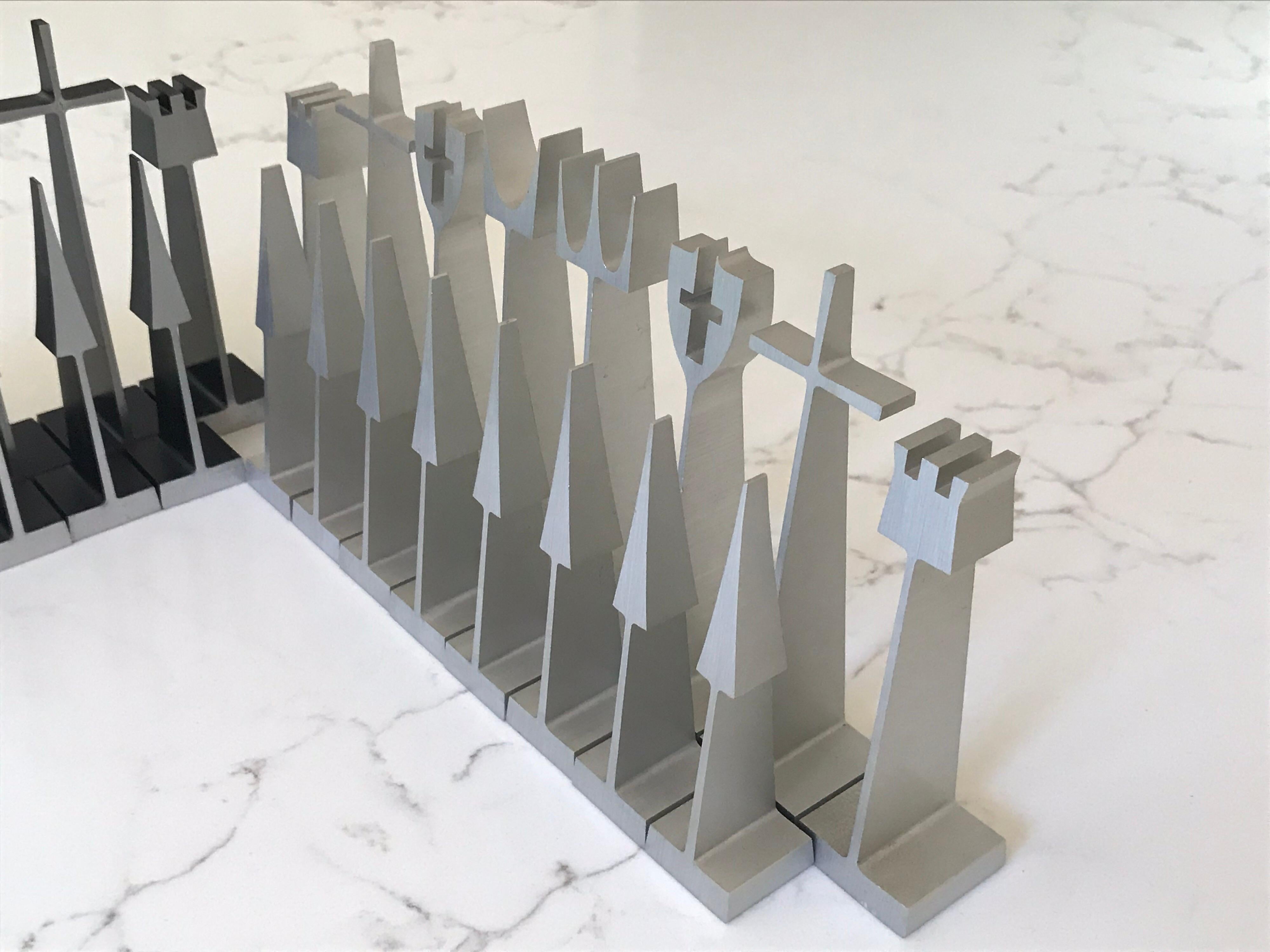 Austin Cox Modernist Aluminum Chess Set, 1962 In Good Condition In Los Angeles, CA