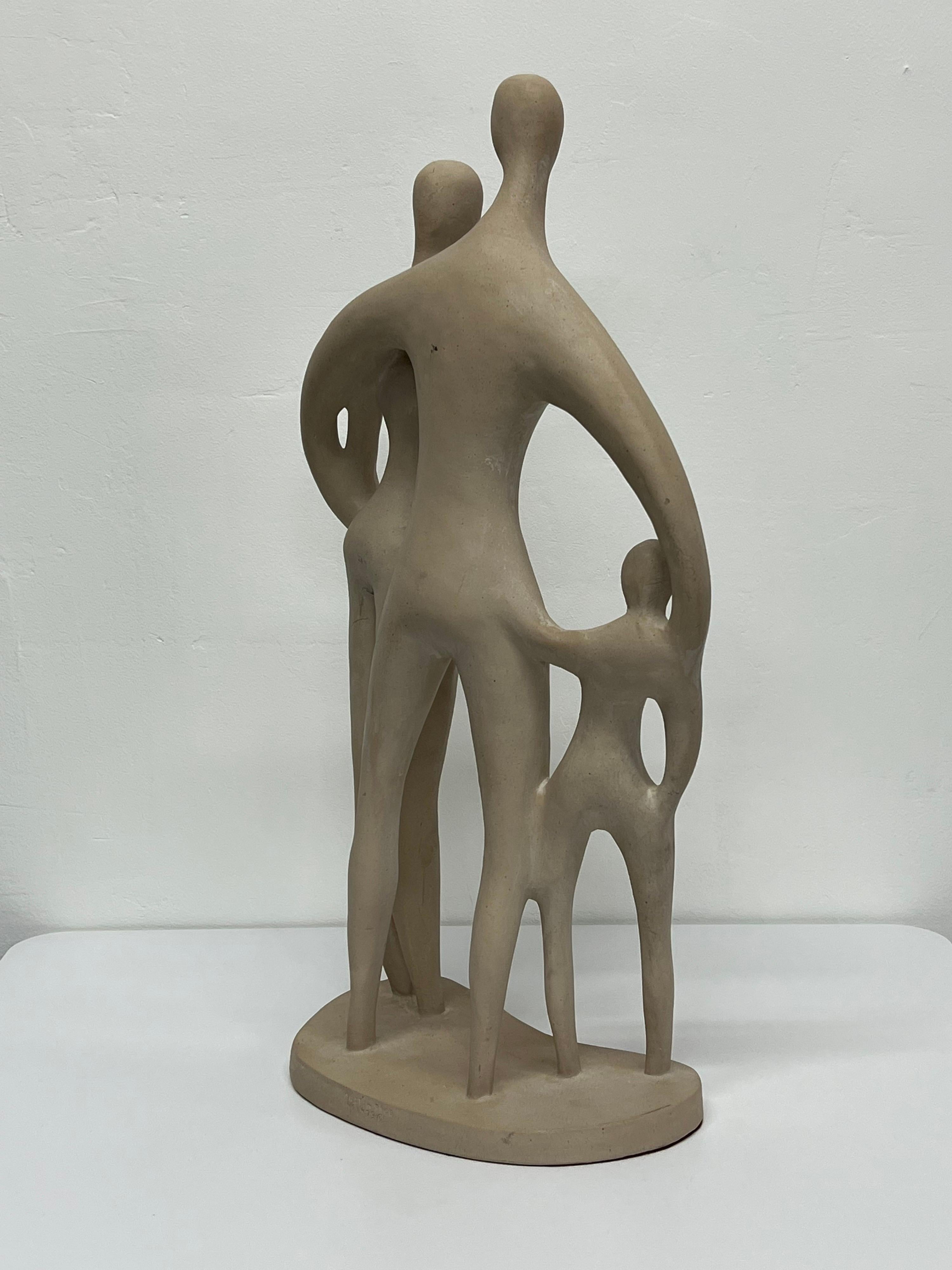 Moderne Sculpture de poterie familiale de style moderniste d'Austin Productions, 1979 en vente