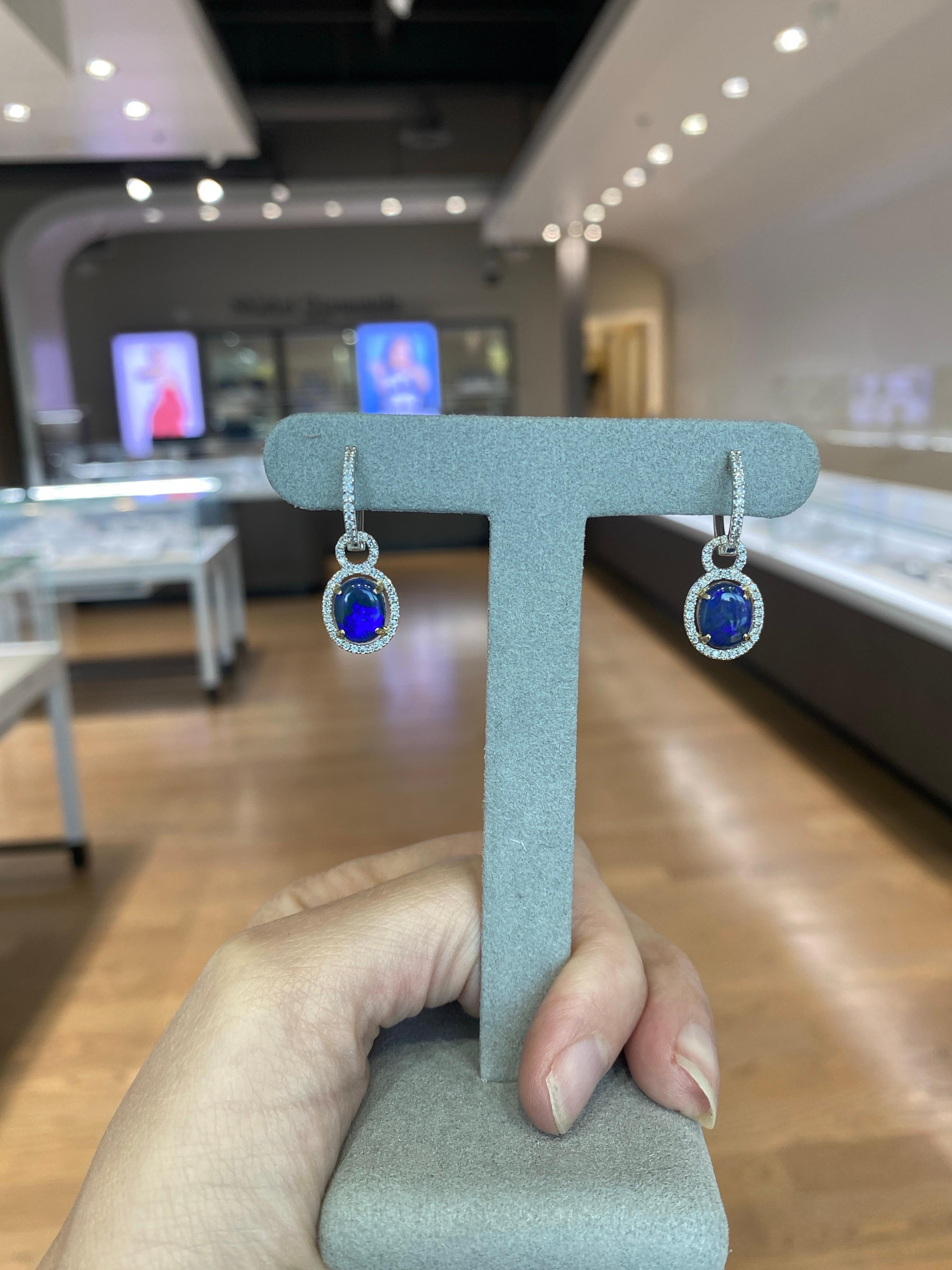 Orecchini Australia Lightning Ridge con opale ovale e diamanti in vendita 2