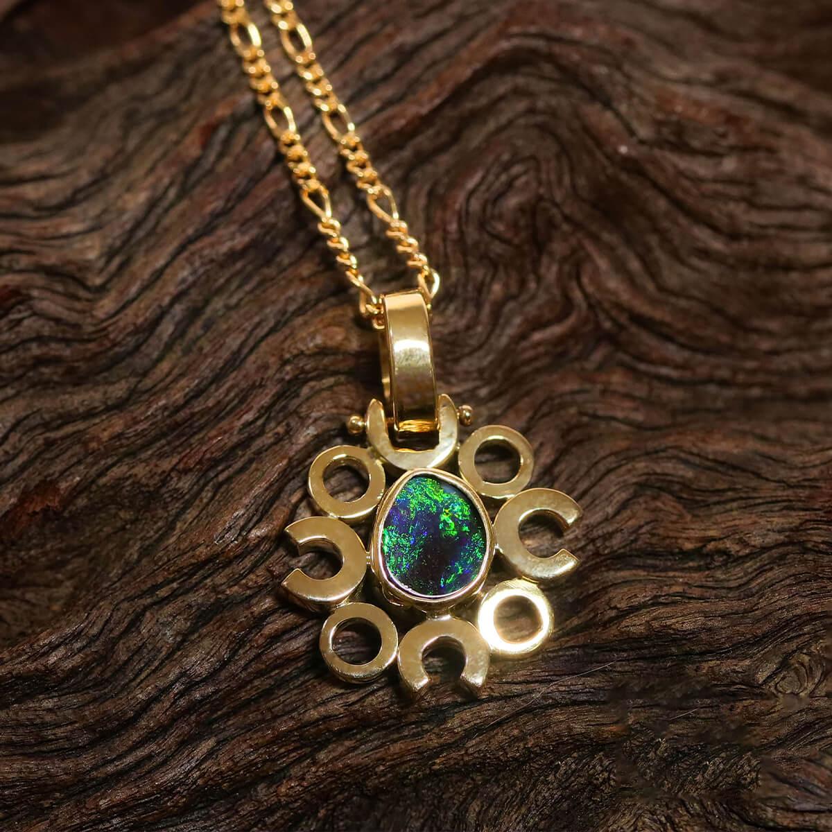 Cabochon Australian 0.93ct Boulder Opal & 18k Gold Necklace