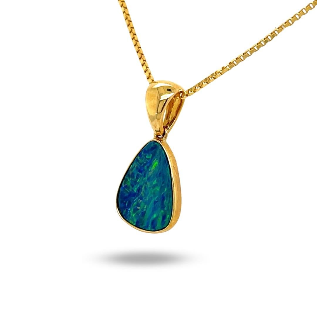 Cabochon Australian 1.40ct Premium Quality Opal Doublet Pendant in 18K Yellow Gold For Sale