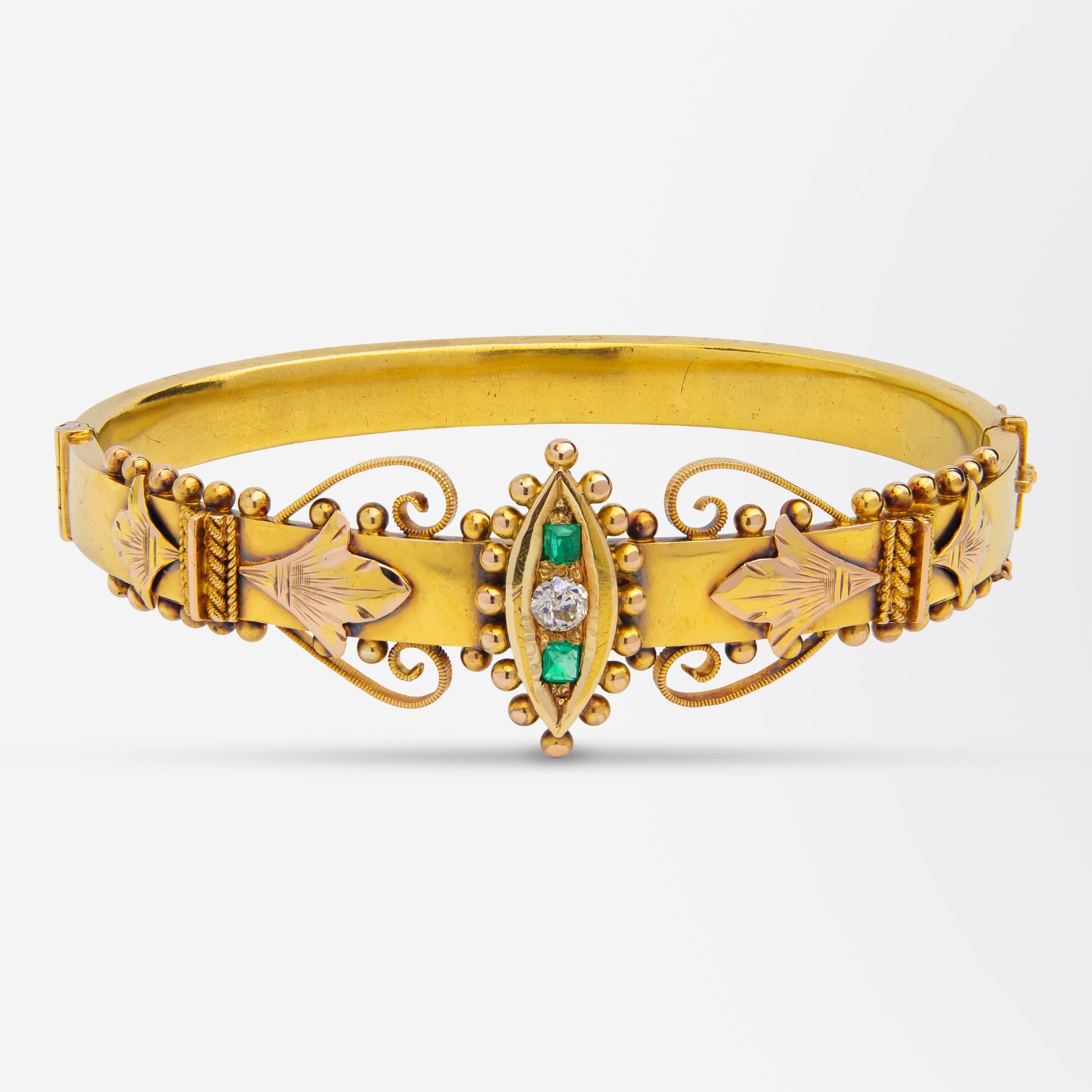 Australischer Armreif aus 15 Karat Gold, Diamant und Smaragd (Alteuropäischer Schliff) im Angebot