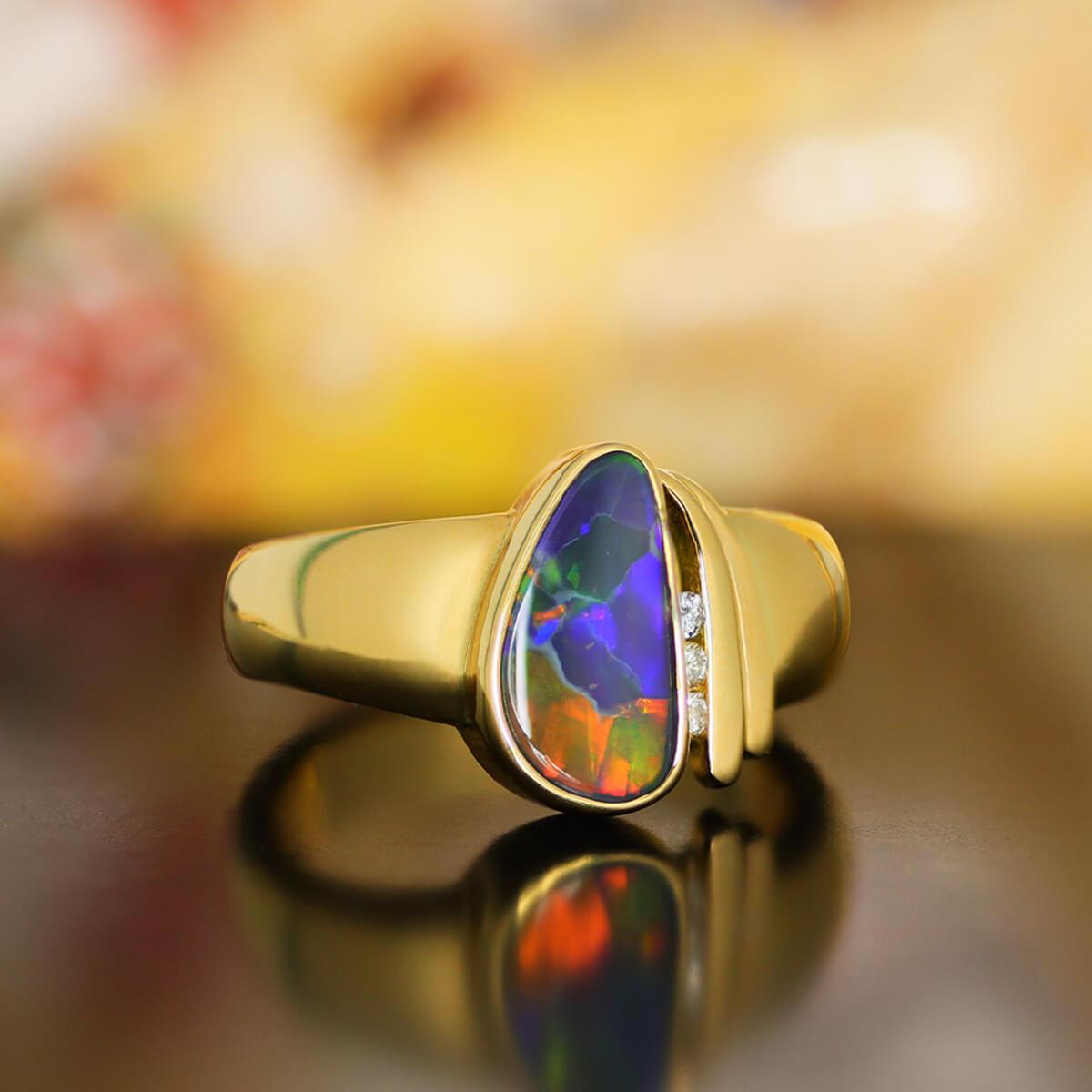 Australian 1.84ct Black Opal, Diamond & 18K Gold Ring For Sale 2