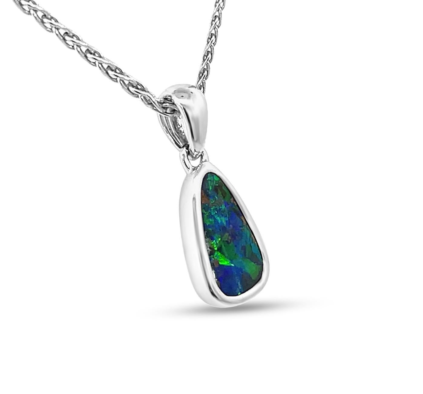 Contemporary Australian 1.86ct Boulder Opal Pendant Necklace in 18k White Gold For Sale