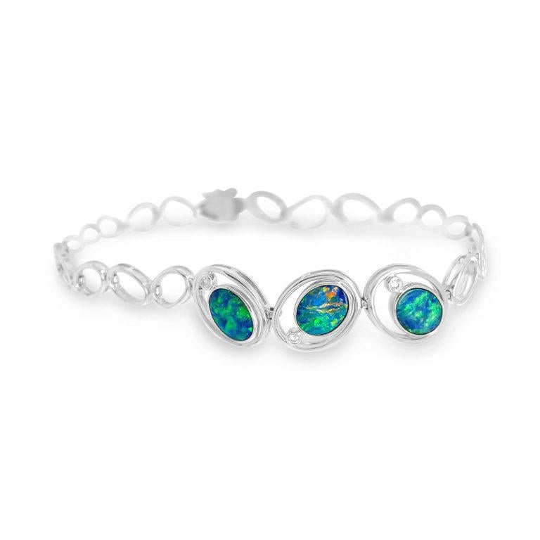Australisches 2,36 Karat Opal-Doublet-Armband aus 18K Weißgold (Zeitgenössisch)