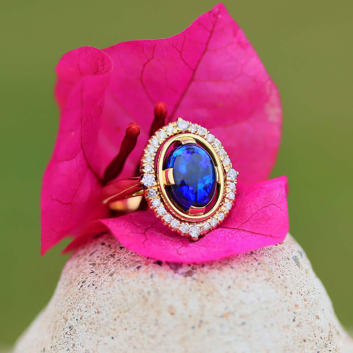 Australian 2.63ct Black Opal, Diamond, 18k Gold Ring In New Condition For Sale In MAIN BEACH, QLD