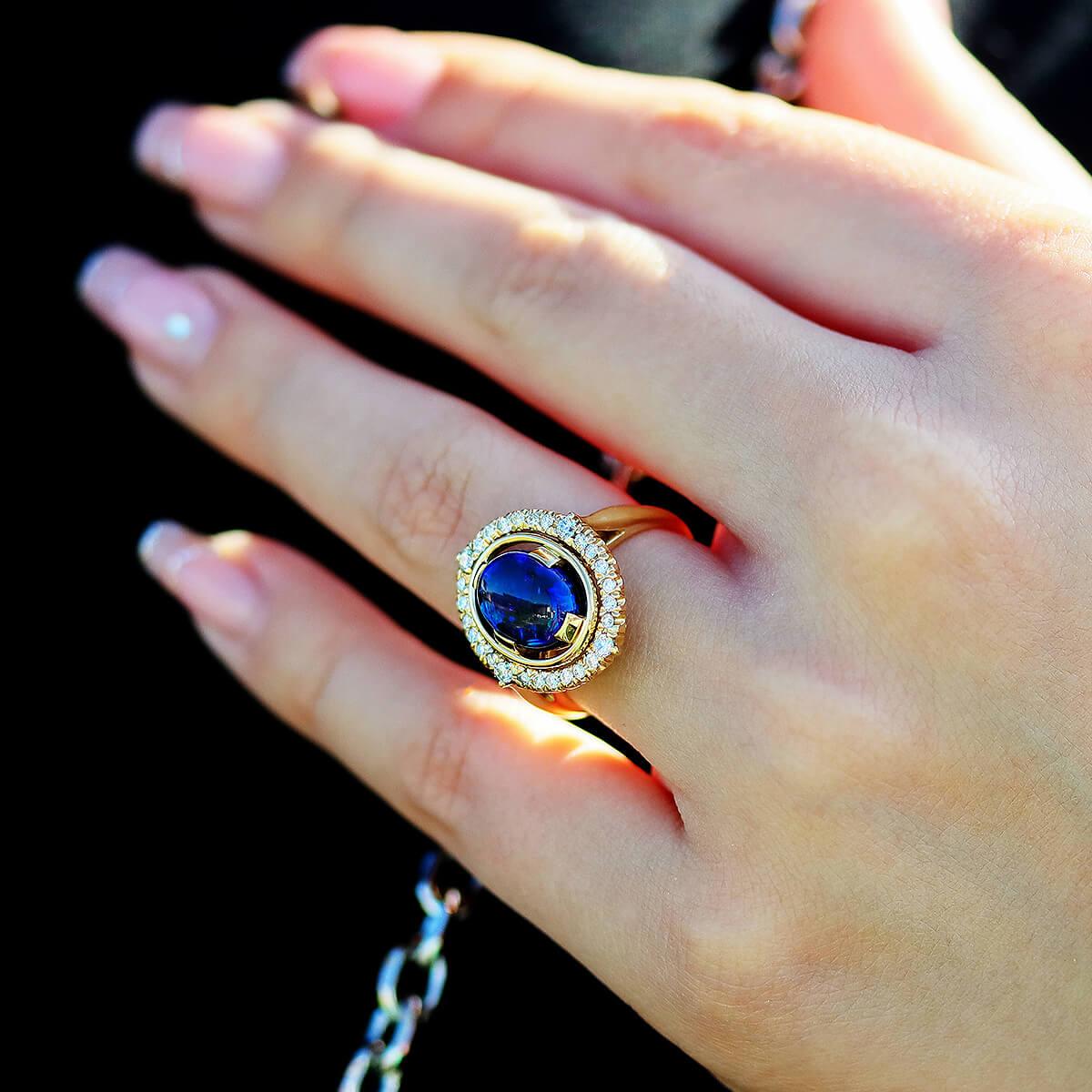 Women's or Men's Australian 2.63ct Black Opal, Diamond, 18k Gold Ring For Sale