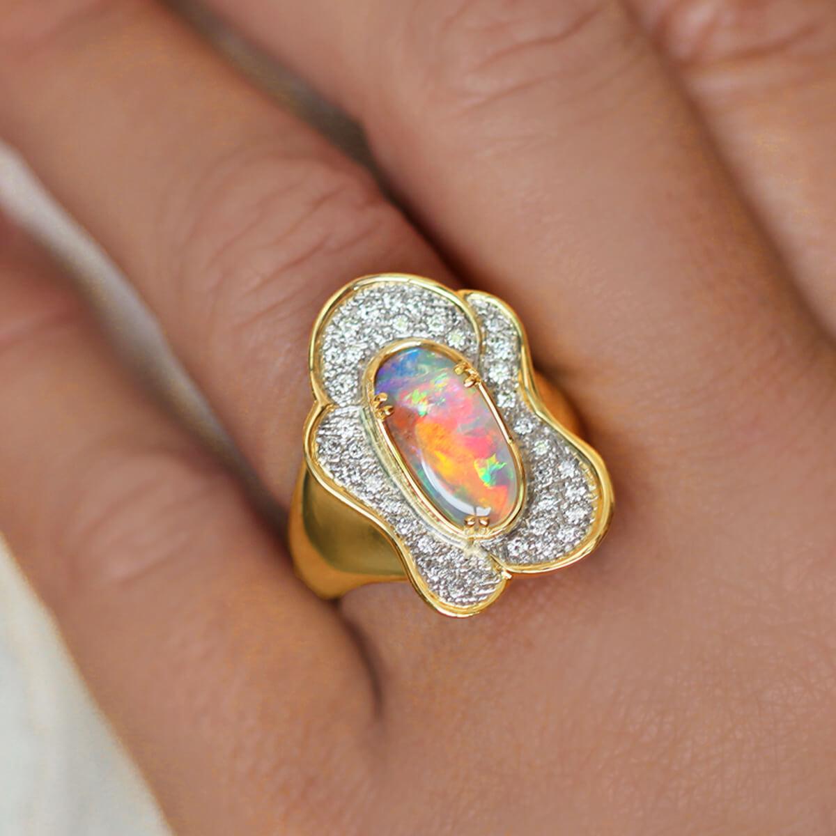 Women's Australian 2.71ct Crystal Opal, Diamond, 18K Gold & Platinum Ring For Sale