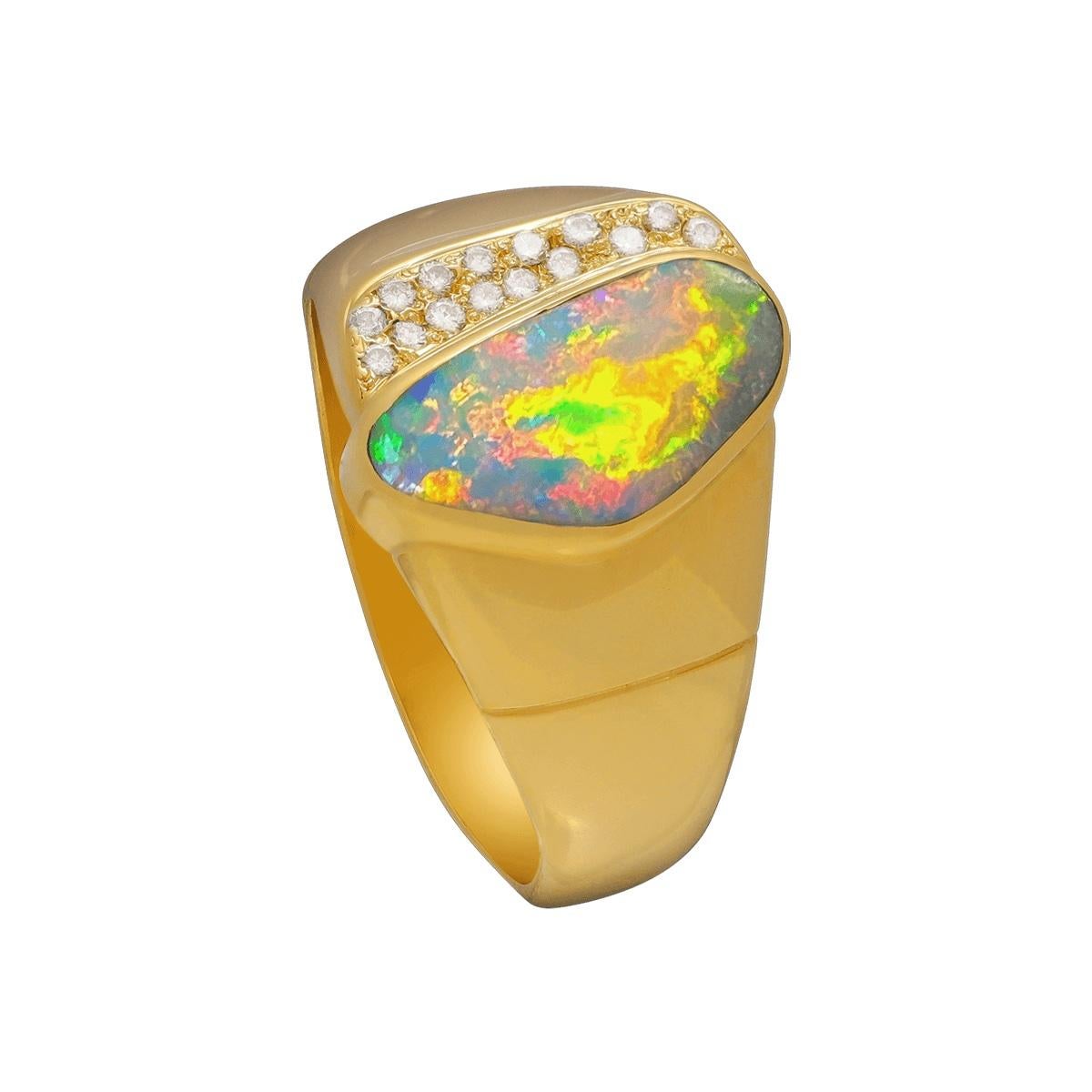 Cabochon Australian 3.36ct Crystal Opal, Diamond & 18K Gold Ring For Sale