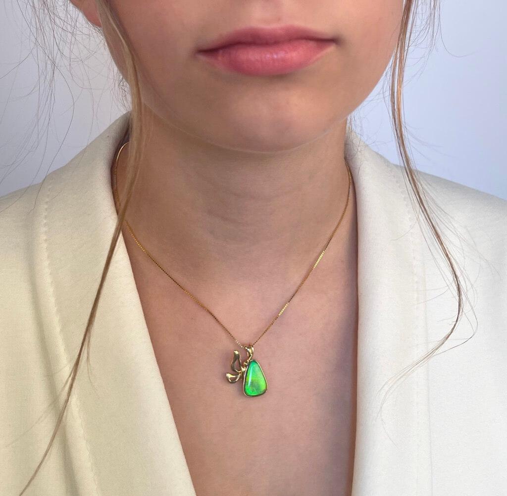 For the carefree and unencumbered, the exotic ‘Bindi’ opal doublet necklace (3.43ct) set in 18K yellow gold is moulded to feature the dainty and effervescent butterfly. The gemstone of this piece is from Lightning Ridge, Australia and features a