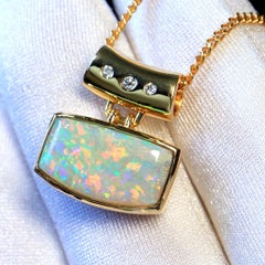 Australische 3,55ct Dunkler Opal, Diamant & 18K Gold Halskette