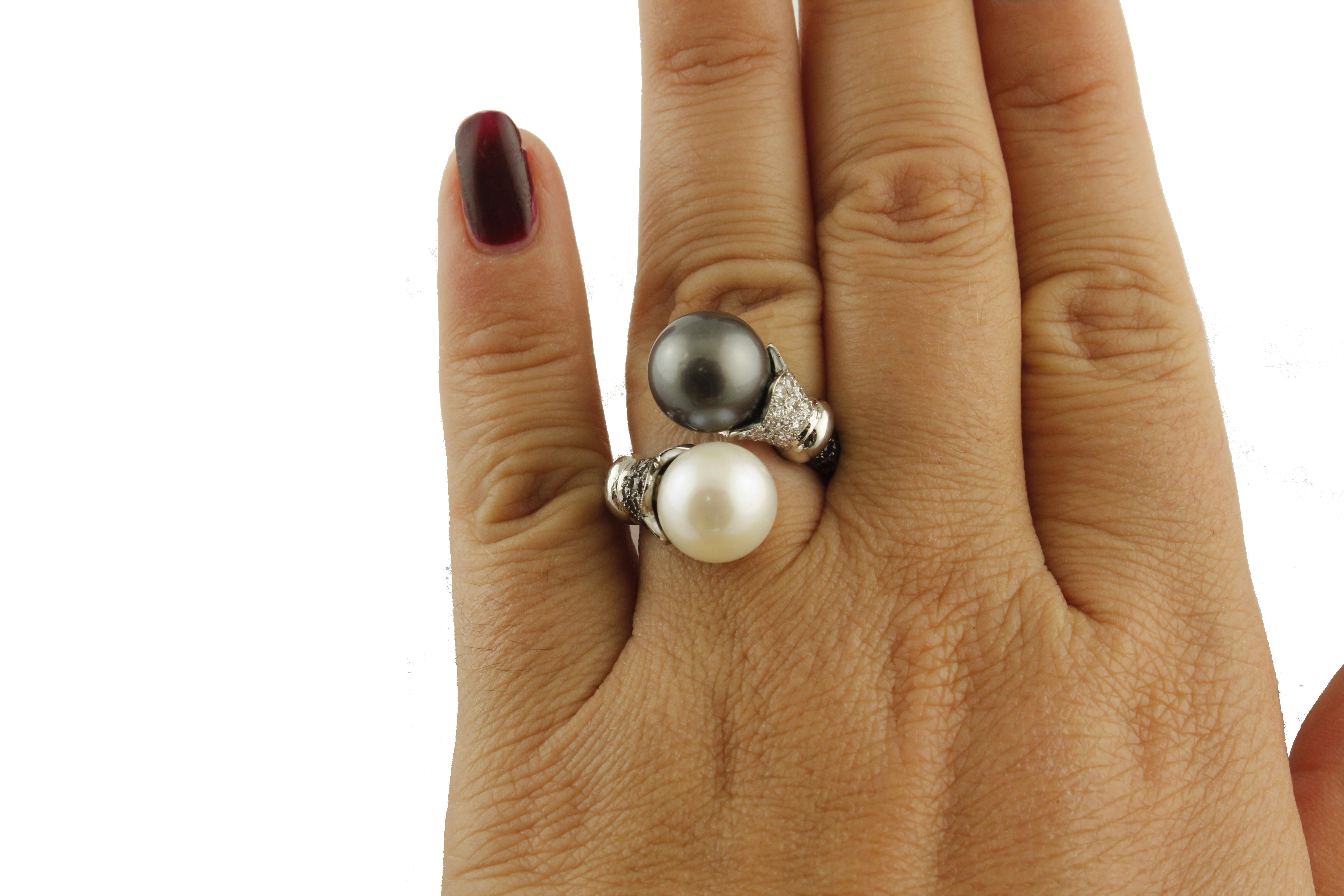 Australian and Tahiti Pearls Diamonds White Gold Contrariè Ring In Good Condition For Sale In Marcianise, Marcianise (CE)