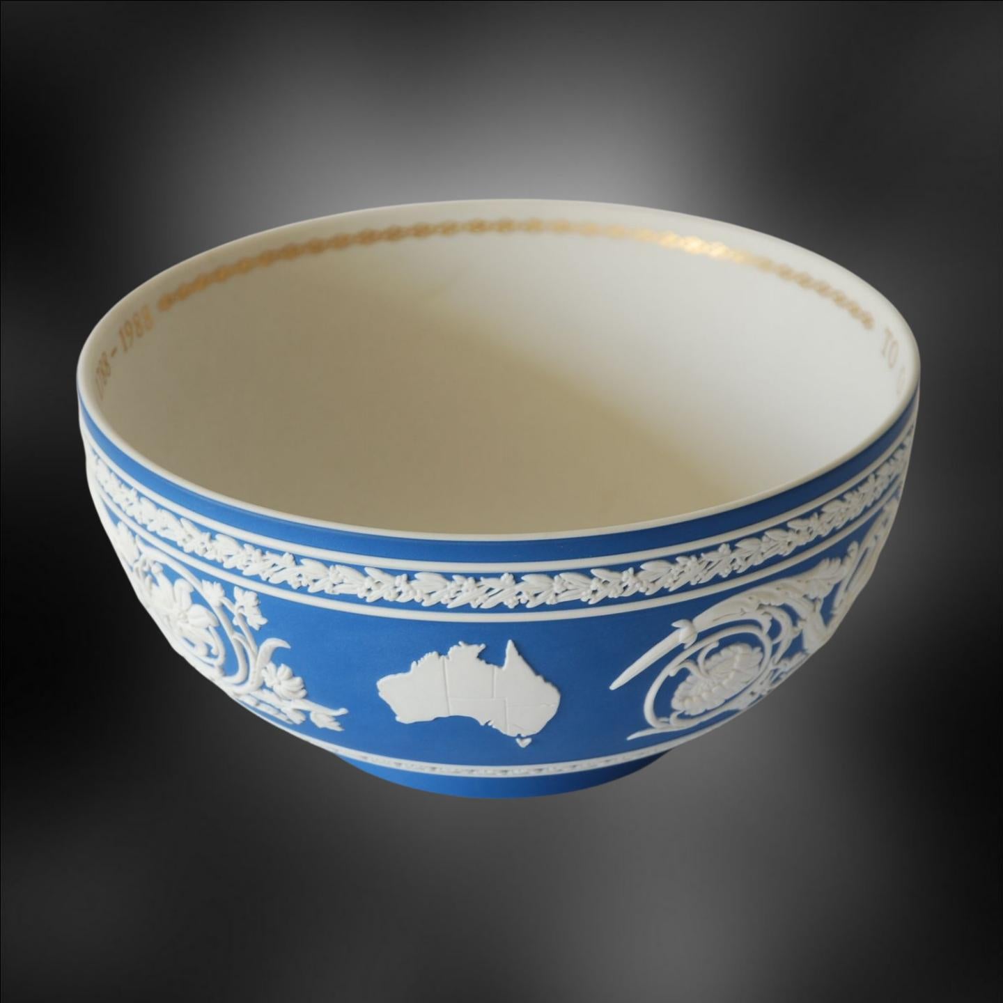 Neoclassical Australian Bicentenary Bowl, Wedgwood, circa 1988. Number 10 of 50 Made For Sale