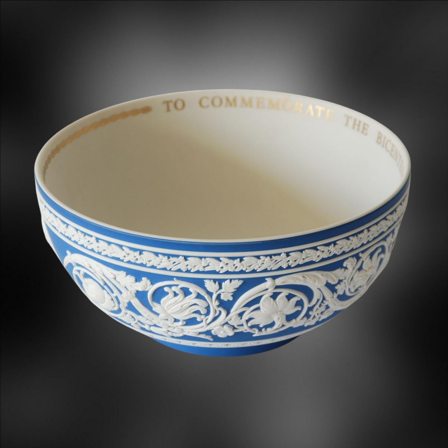 English Australian Bicentenary Bowl, Wedgwood, circa 1988. Number 10 of 50 Made For Sale
