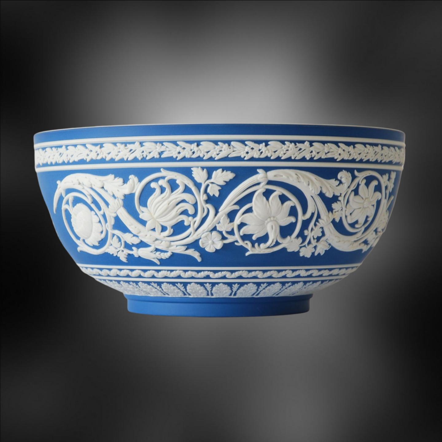 Late 20th Century Australian Bicentenary Bowl, Wedgwood, circa 1988. Number 10 of 50 Made For Sale