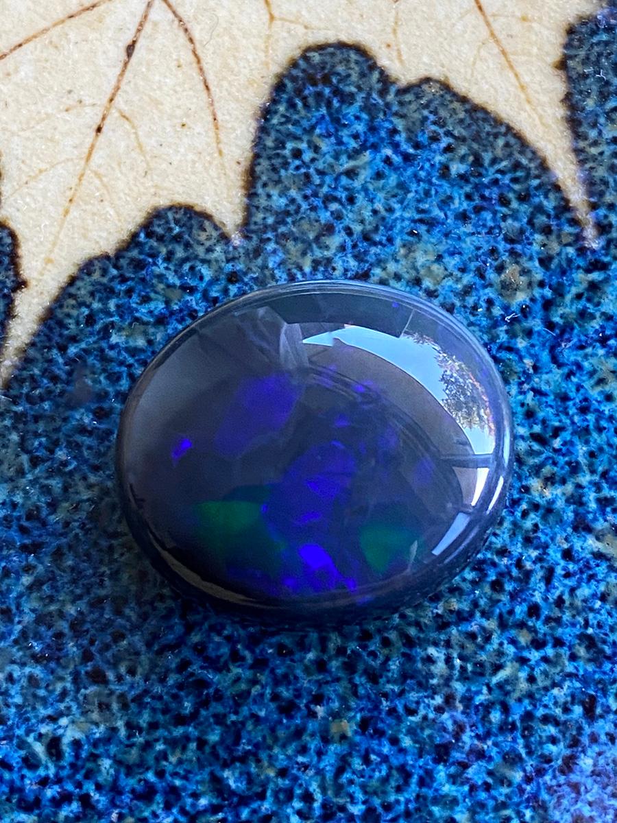 Australian Black Opal 21.27 Ct Oval Cabochon Dark Magic Indigo Blue Natural Gem For Sale 7