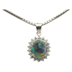 Platin-Anhnger mit australischem schwarzem Opal und Diamant-Halo
