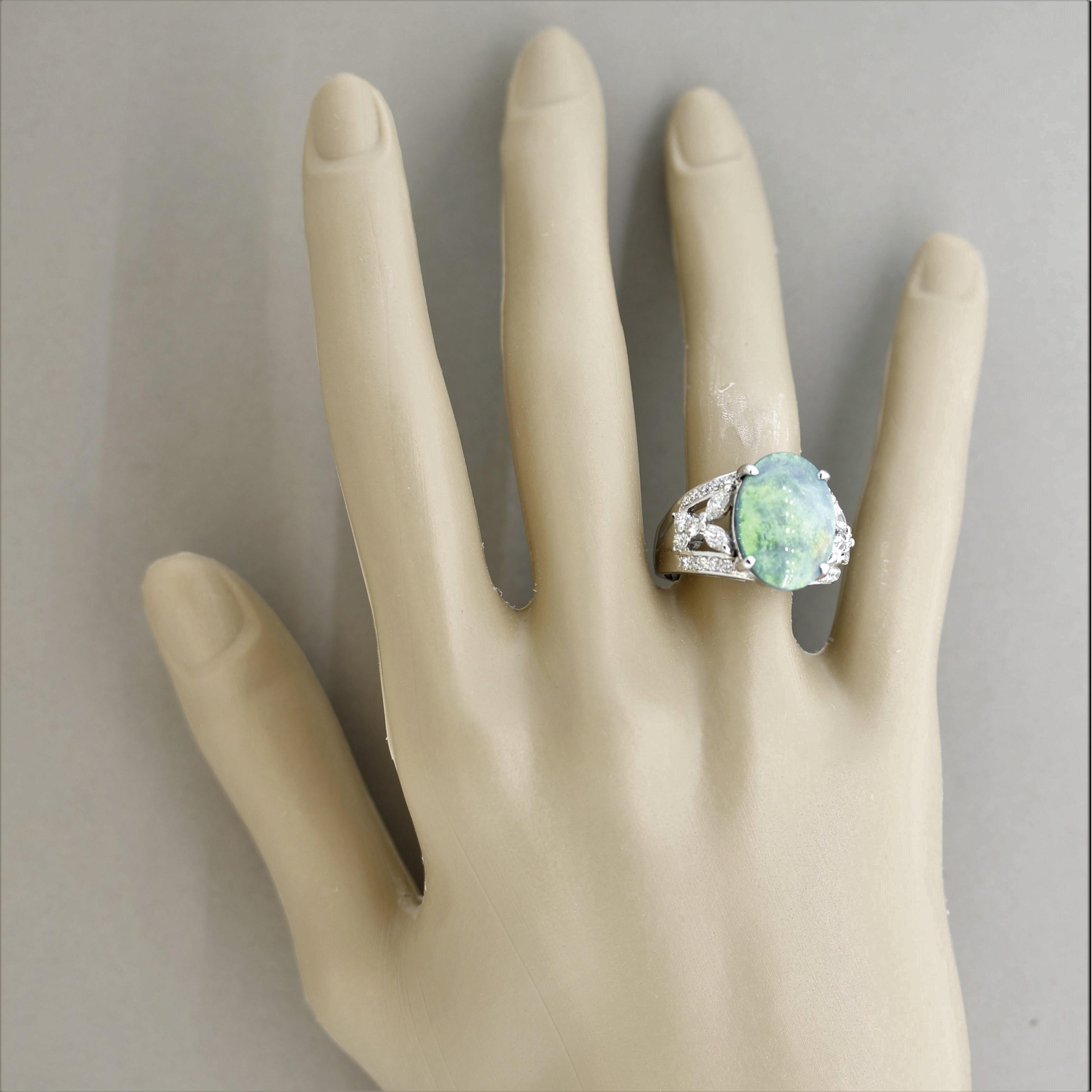 Bague cocktail en platine avec opale noire australienne et diamants en vente 1