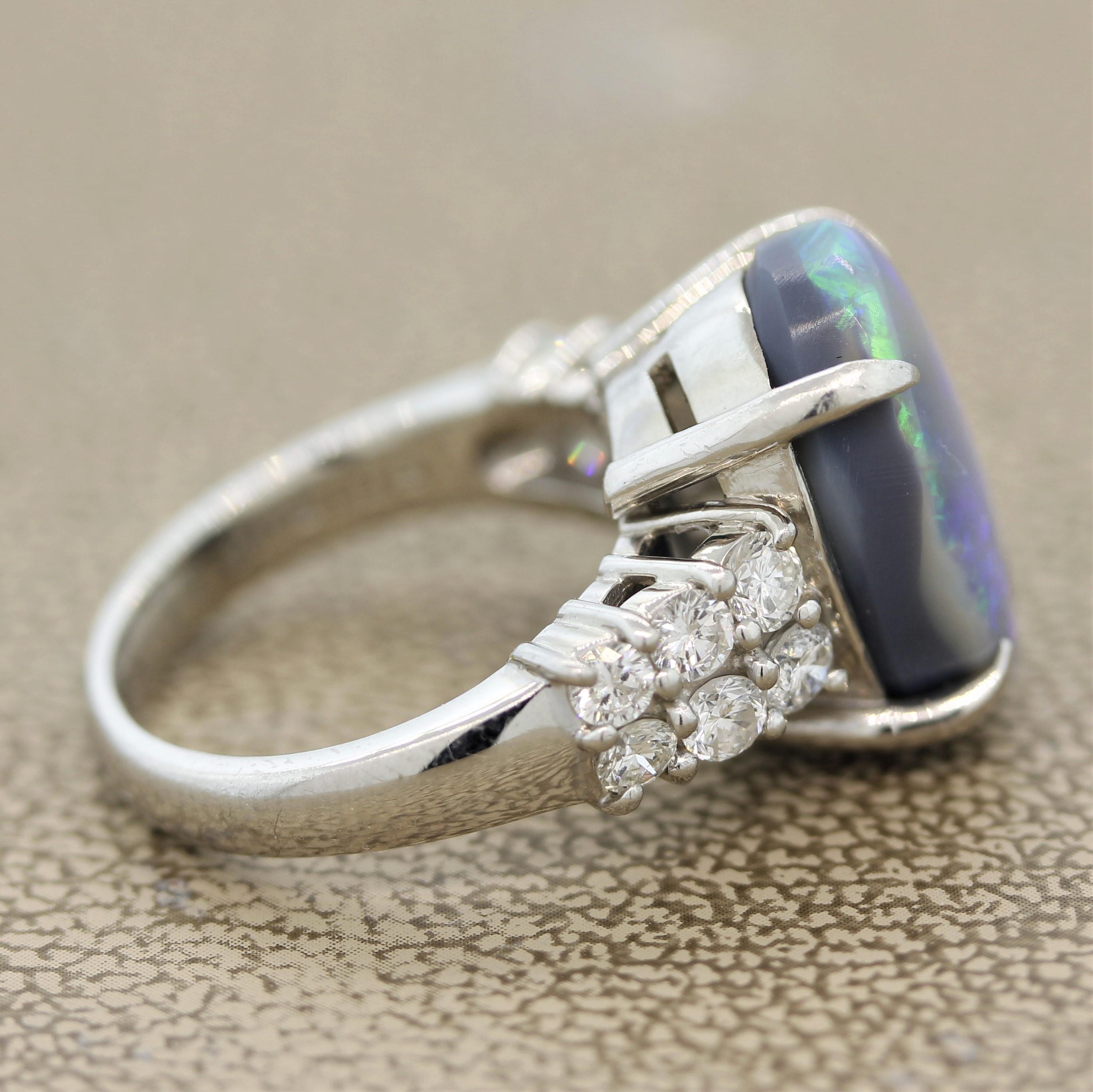 Bague en platine avec opale noire d'Australie et diamant Pour femmes en vente